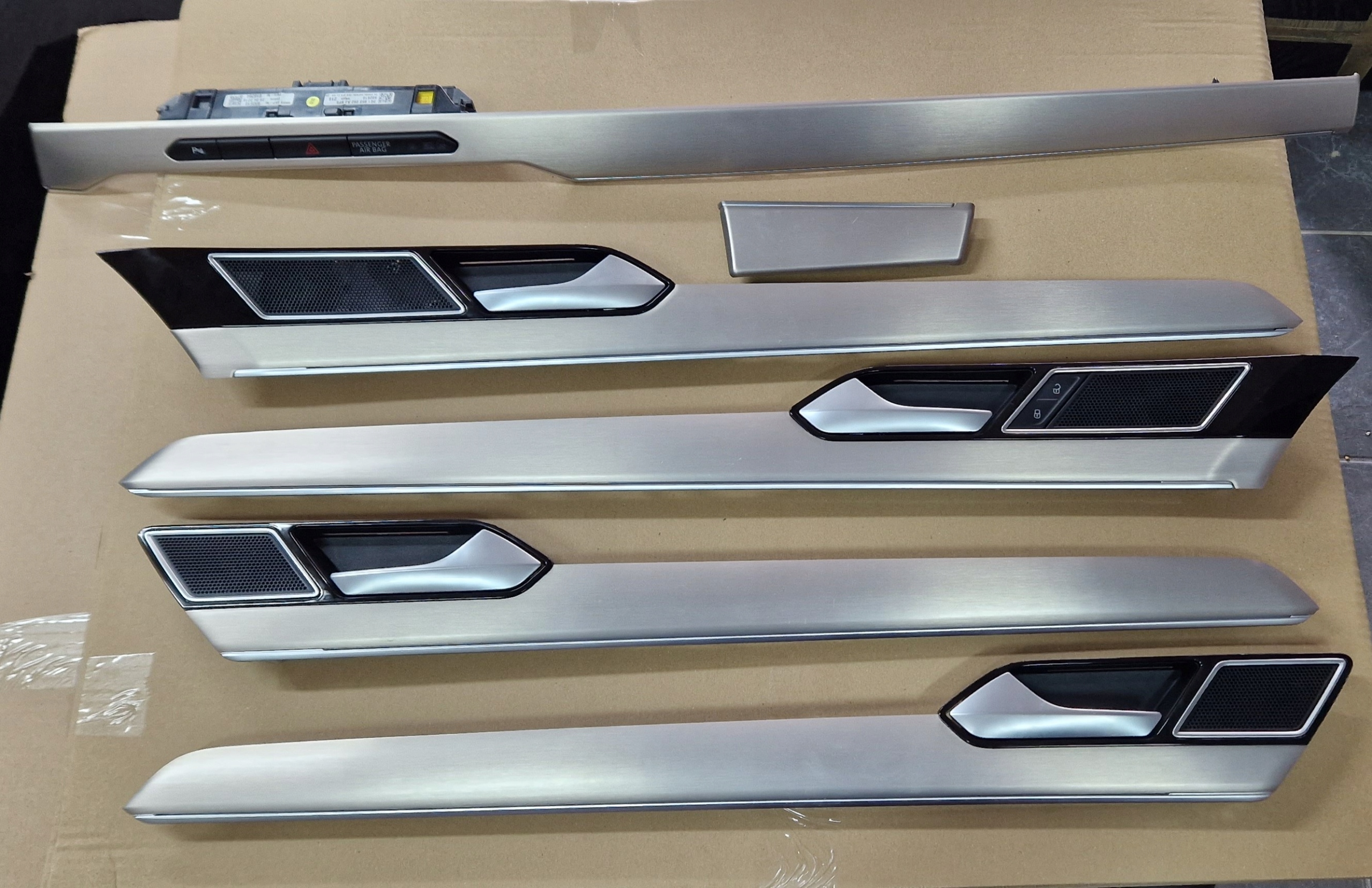 3G0 - Светодиодные полосы двери консоли VW PASSAT B8 алюминий