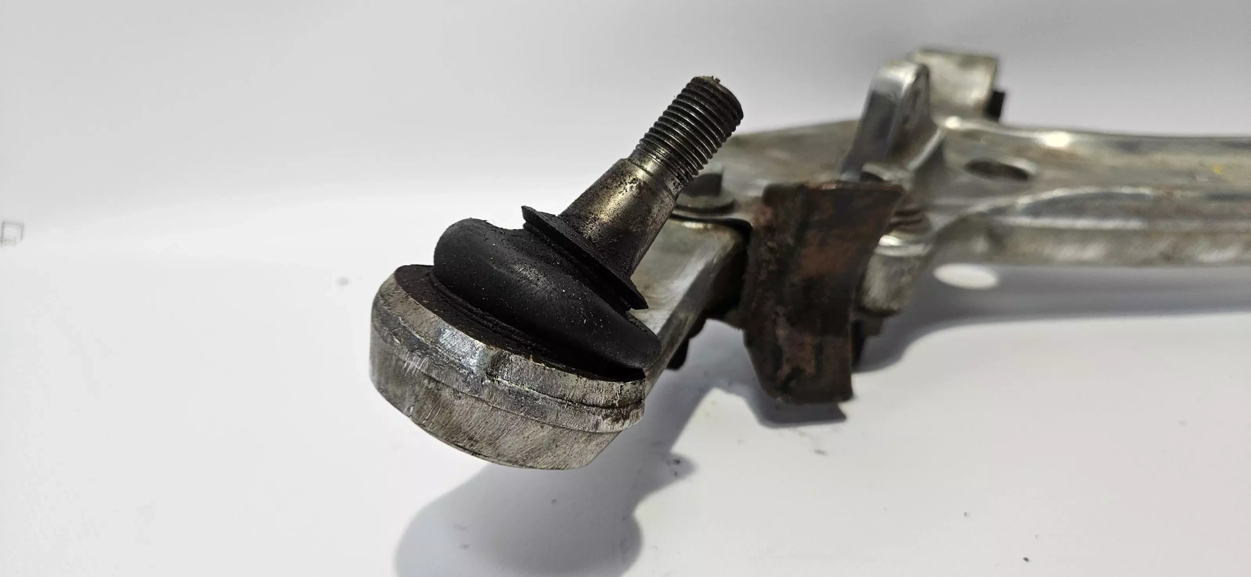 arm left front NISSAN X-TRAIL and T30 2001- ORYG