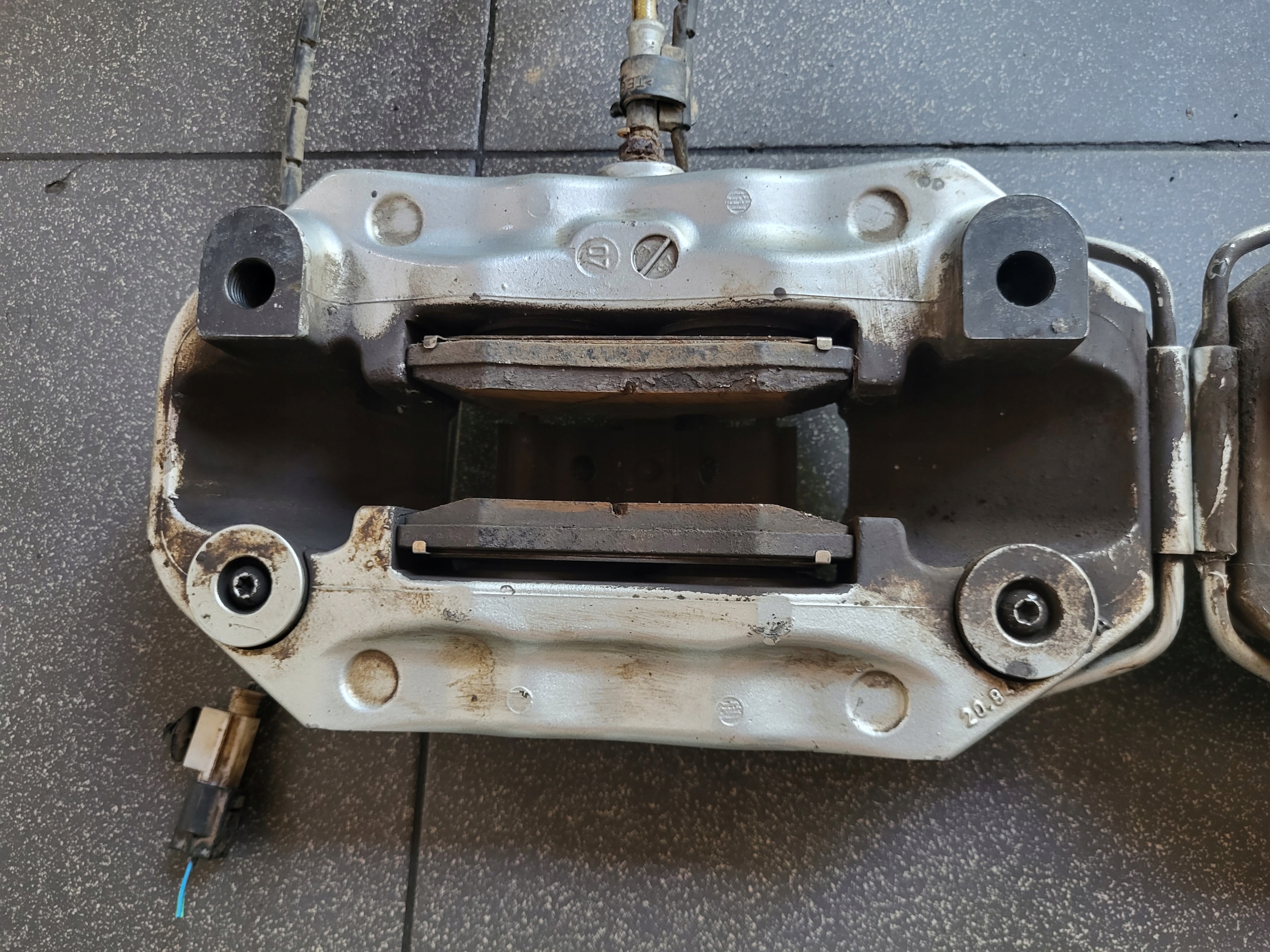 caliper rear part rear left right BREMBO ASTON MARTIN DB9 6.0 V12