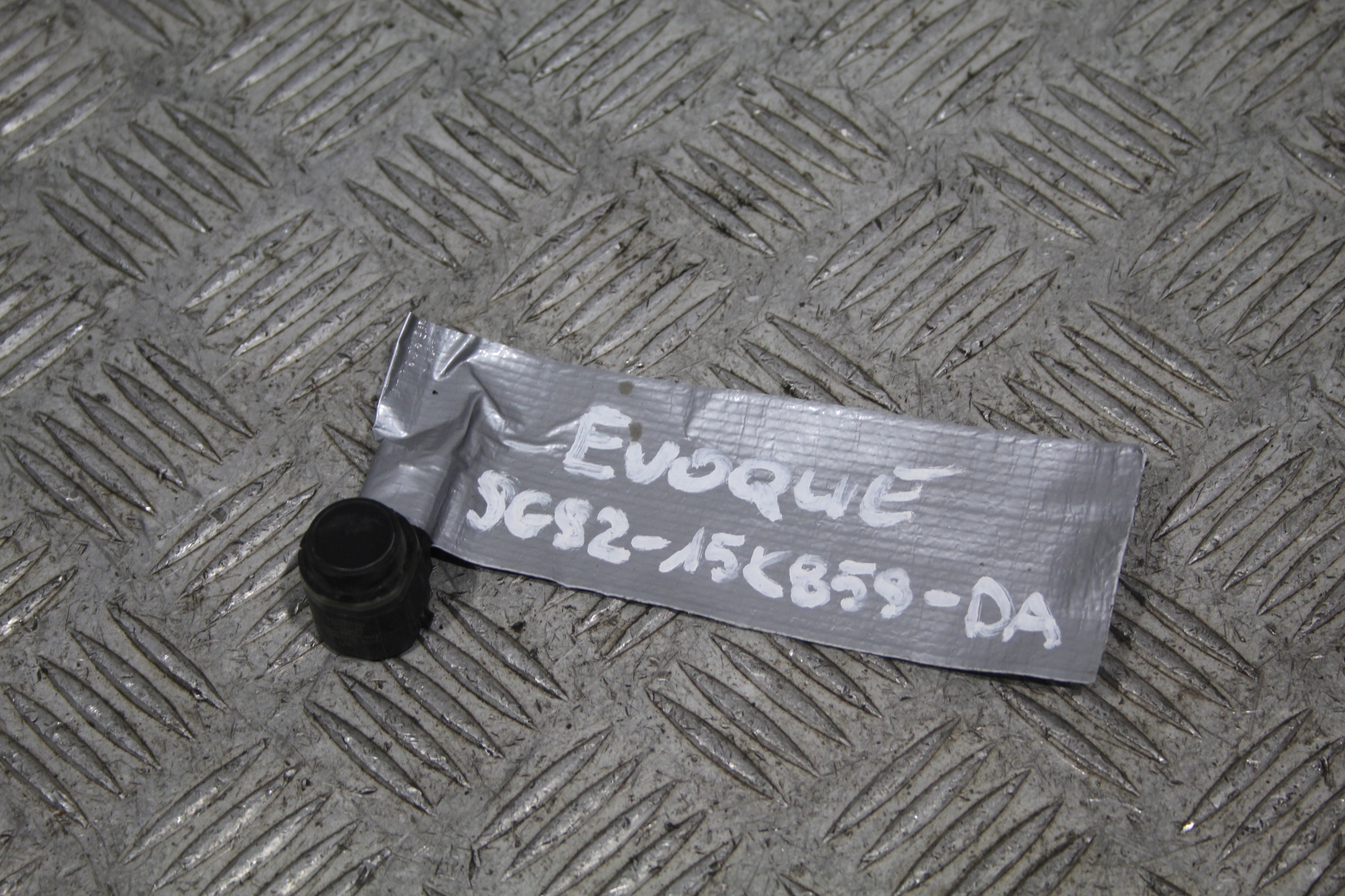 Sensor PDC der Stoßstange EVOQUE LIFT L538