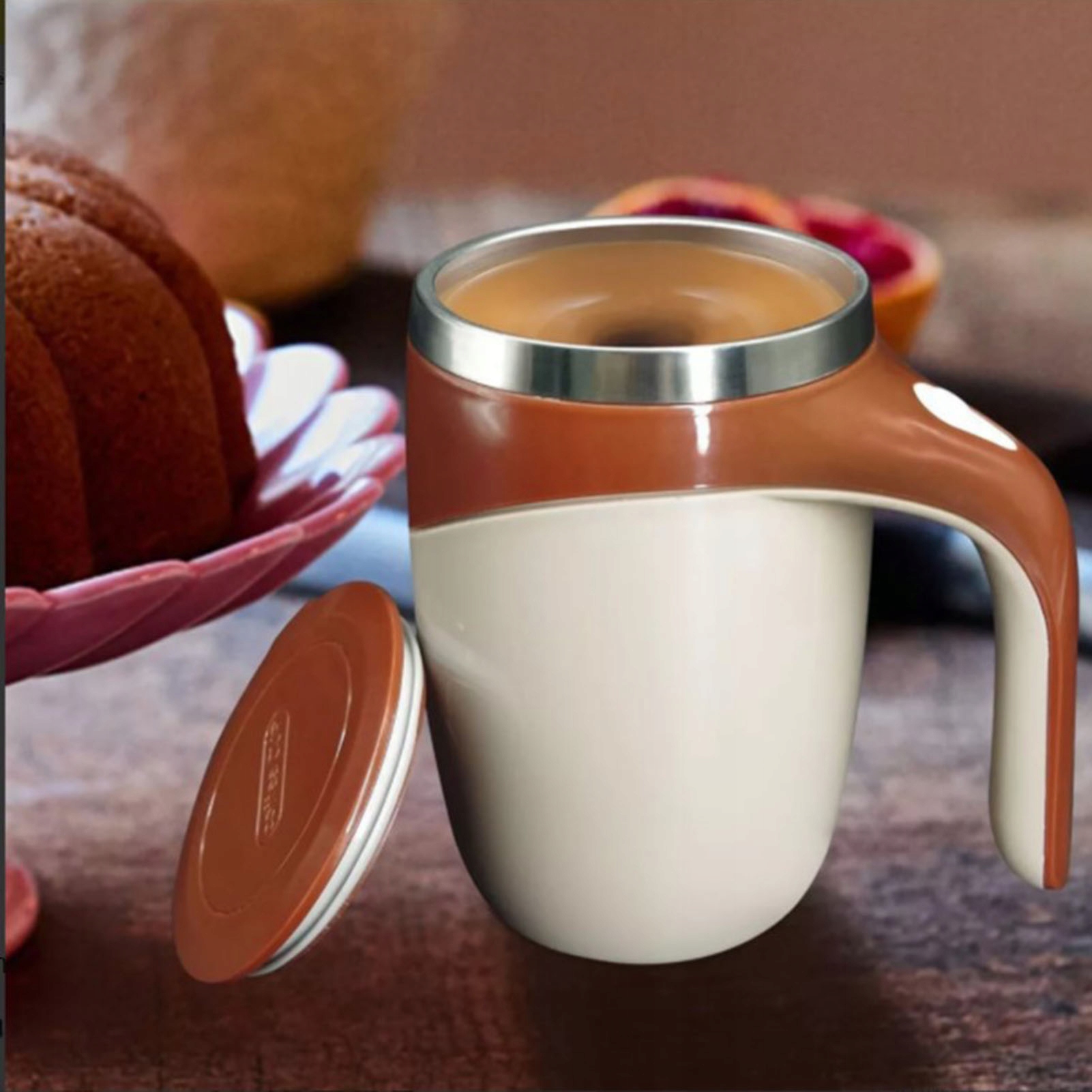 KUBEK SAMOMIESZAJĄCY MAGNETYCZNY LENIWY PRZENOŚN Pojemność 380 ml