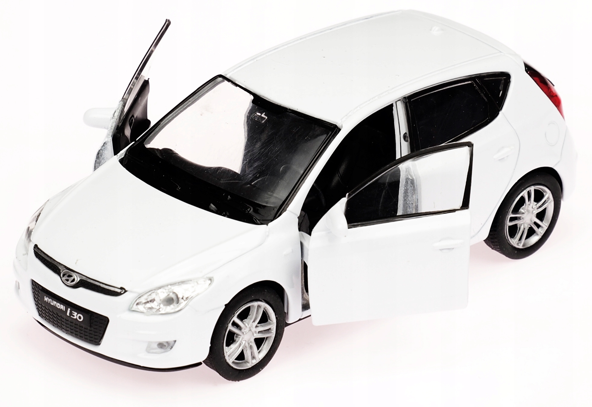 

Welly Metalowe Auto Model Hyundai i30 2009 Otw.drz