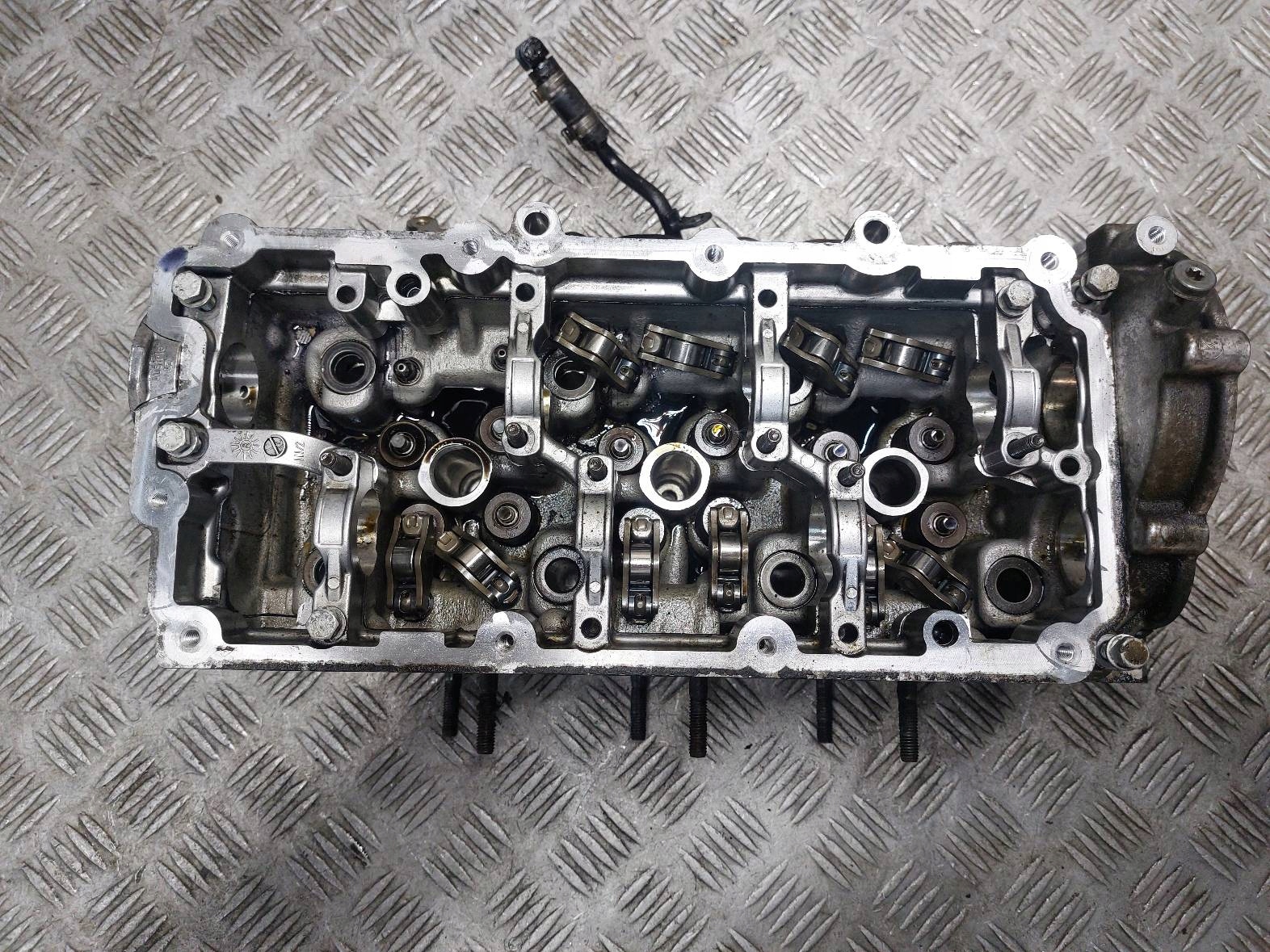 hlava levá + vačka Výfukové AUDI A6 C6 2.7 TDI 0593AL 059102CB