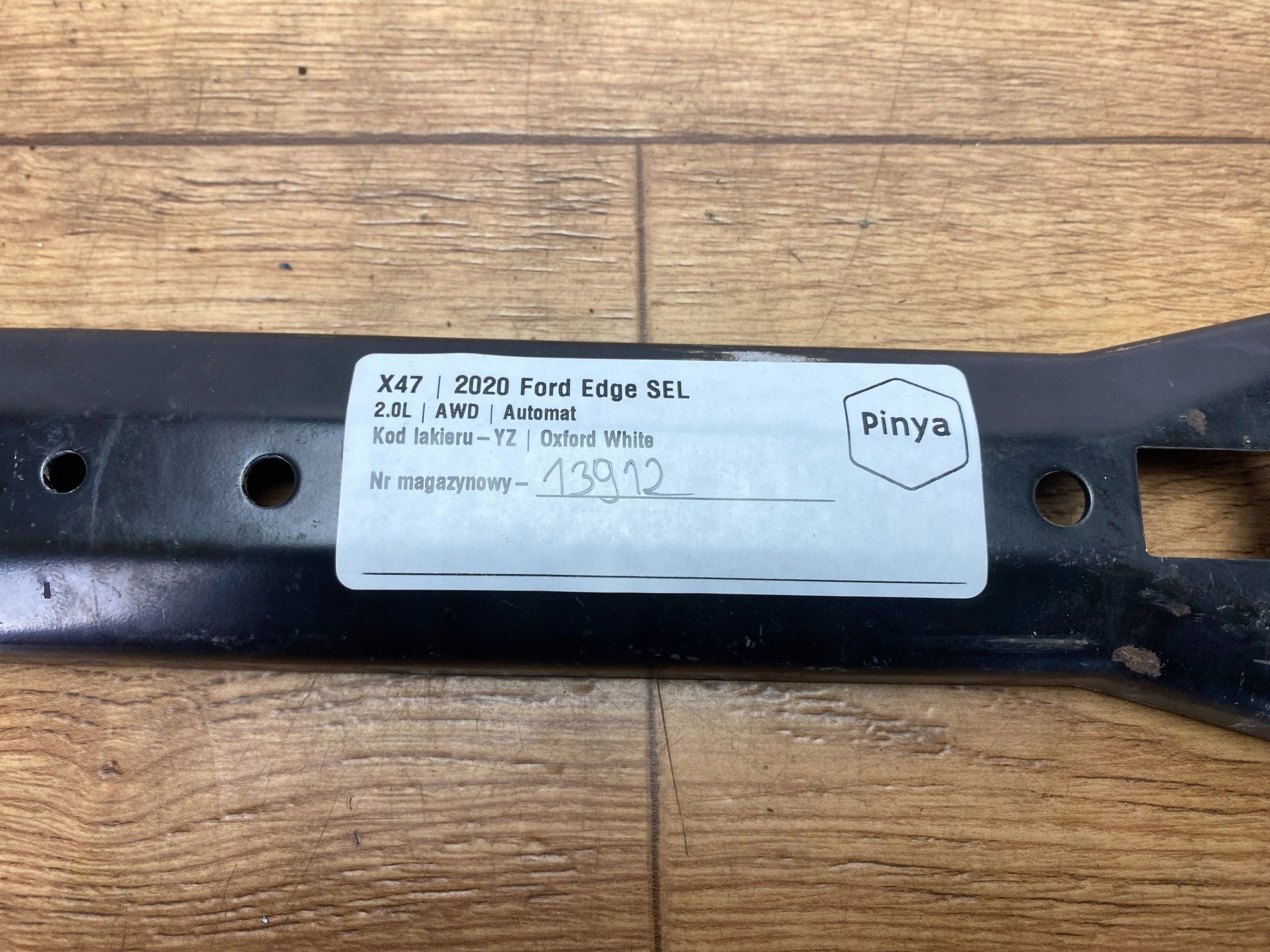Stütze Halter träger spreize Ford Edge II 2019+