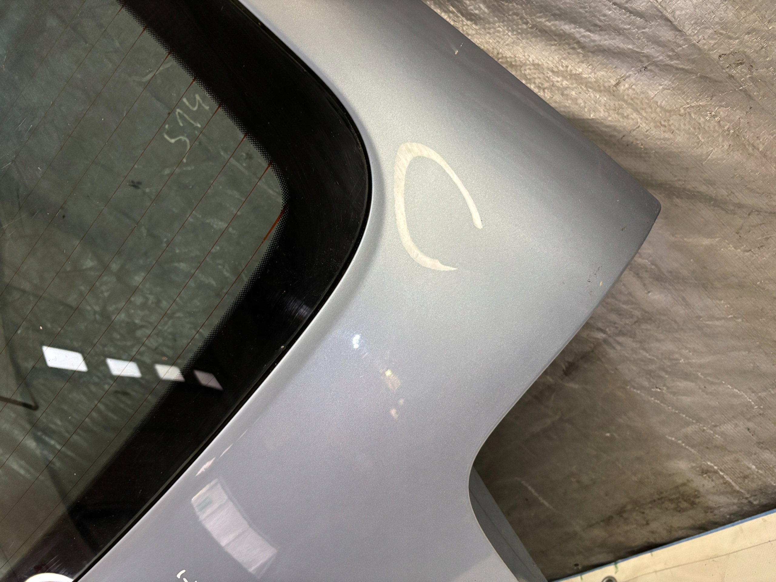 trunk door boot Volkswagen Touran and 1