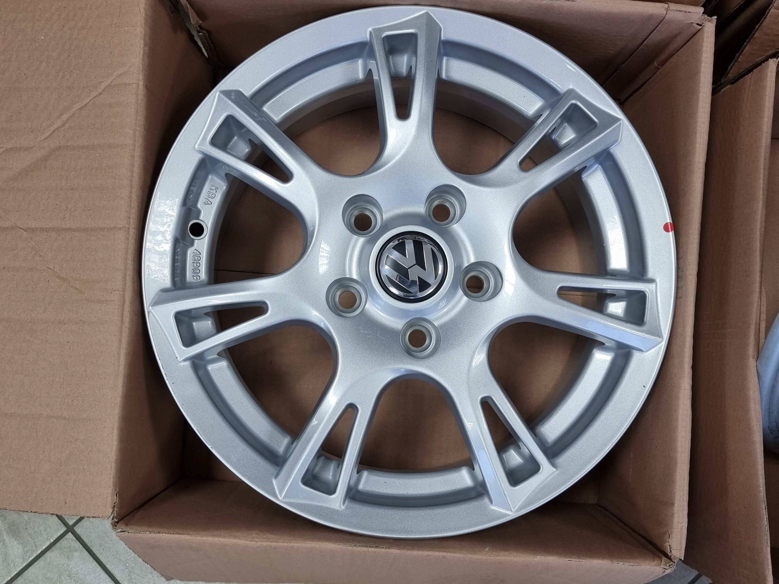 FELGI VW Golf Jetta Caddy Touran Tiguan 15 CALI Rim diameter 15