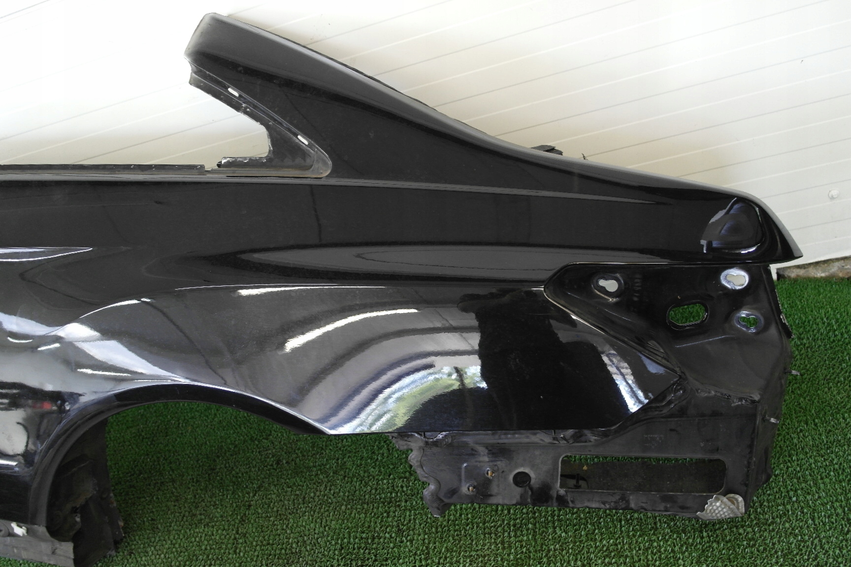 MERCEDES E-class W207 09-16 COUPE fender rear left BOK threshold colour 197