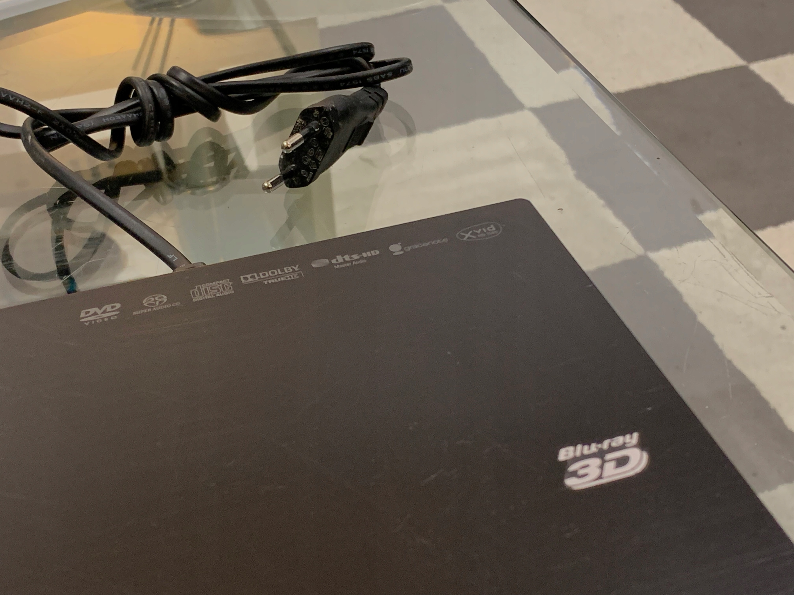 ODTWARZACZ BLU-RAY SONY BDP-S490 OPTICAL COAXIAL 3D USB Pilot Cechy dodatkowe kompatybilność 3D