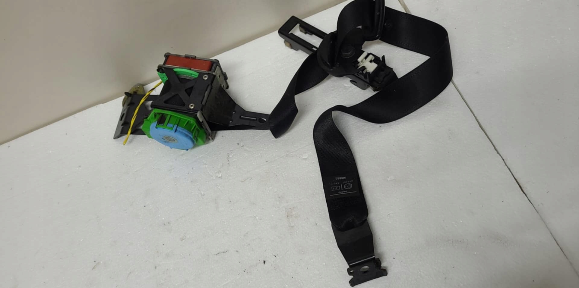 left front front tension belt safety SAAB 93 9-3 II 07-11 12756368