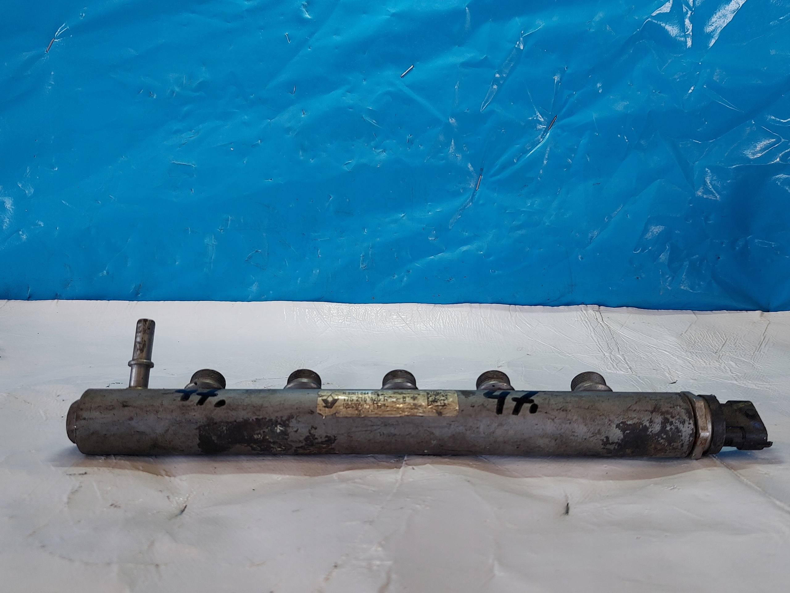 Rampe injection LAGUNA III 2.0 DCI H8201044829