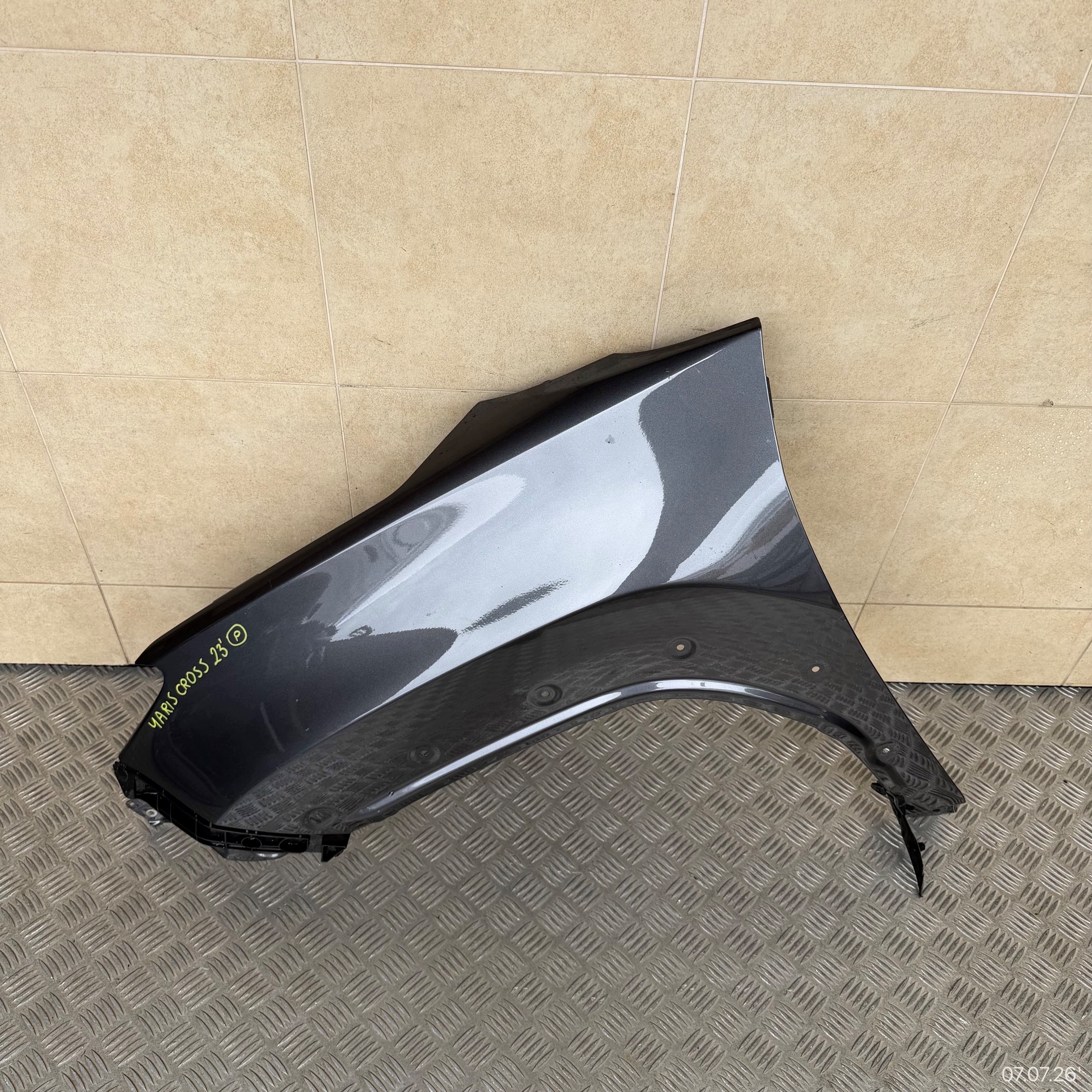 fender front left TOYOTA YARIS CROSS 2023 ROK