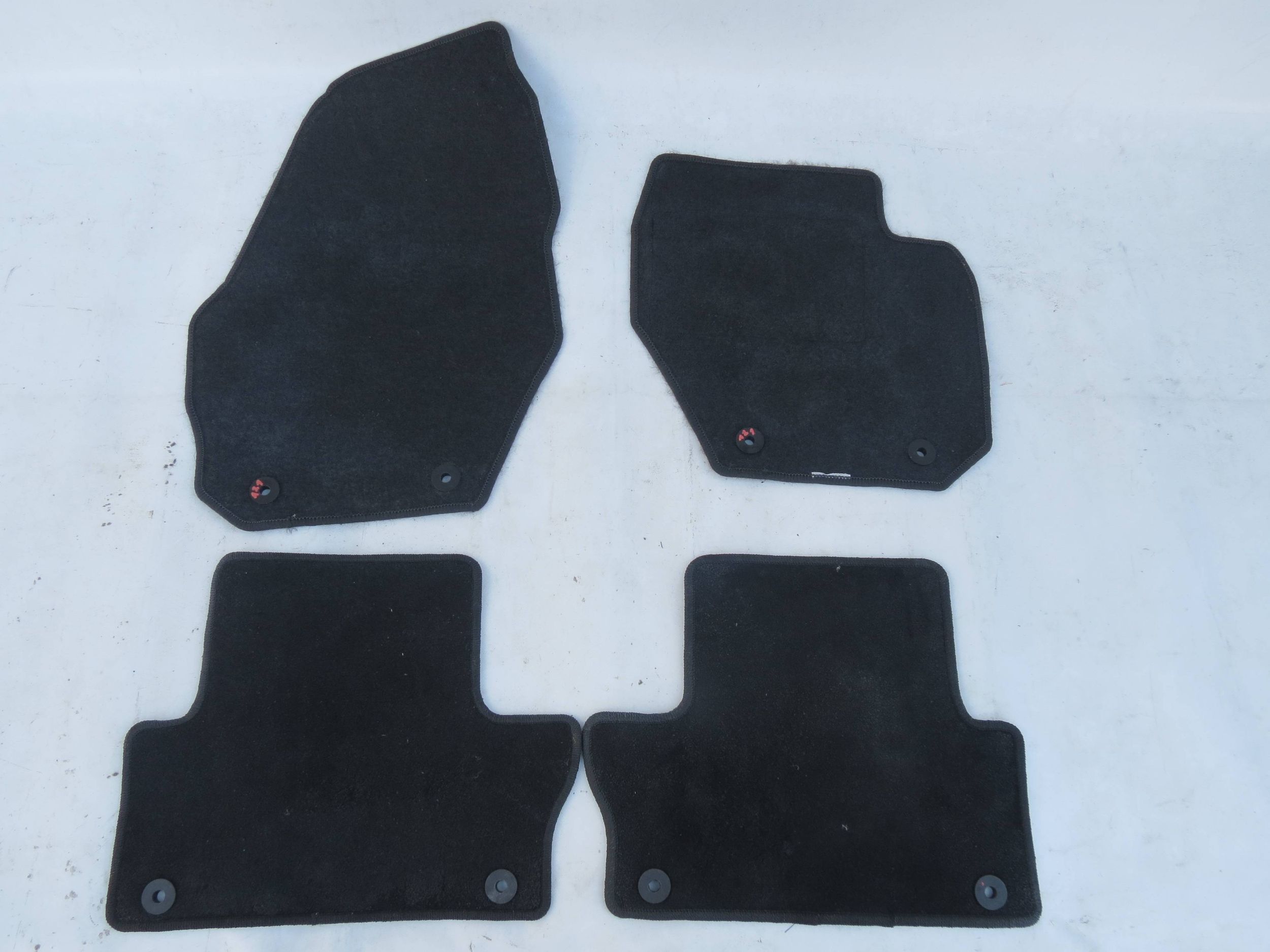 mats WELUROWE KOMPLET VOLVO V60 31267689