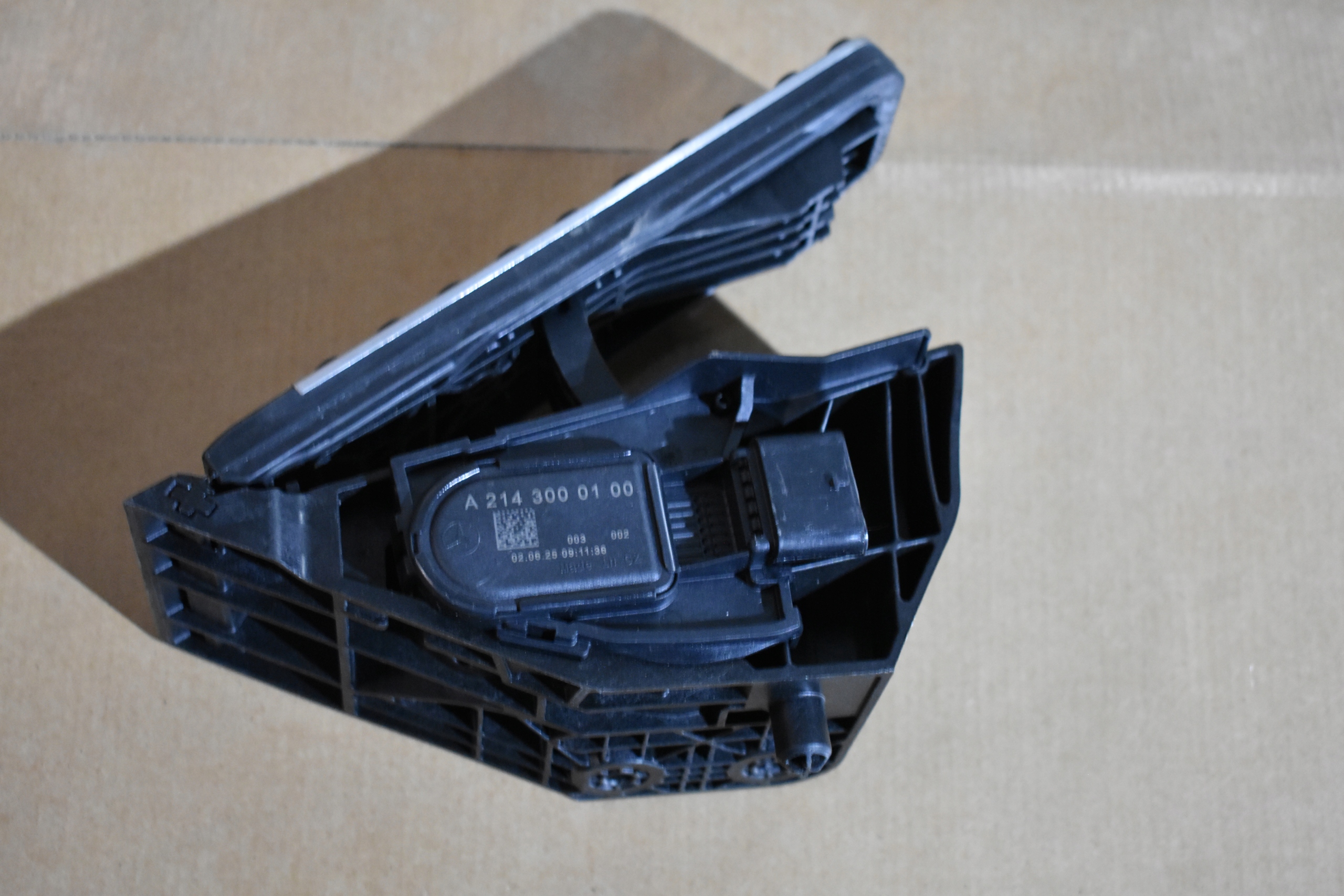 IDEALNY Gaspedal MERCEDES W214 1