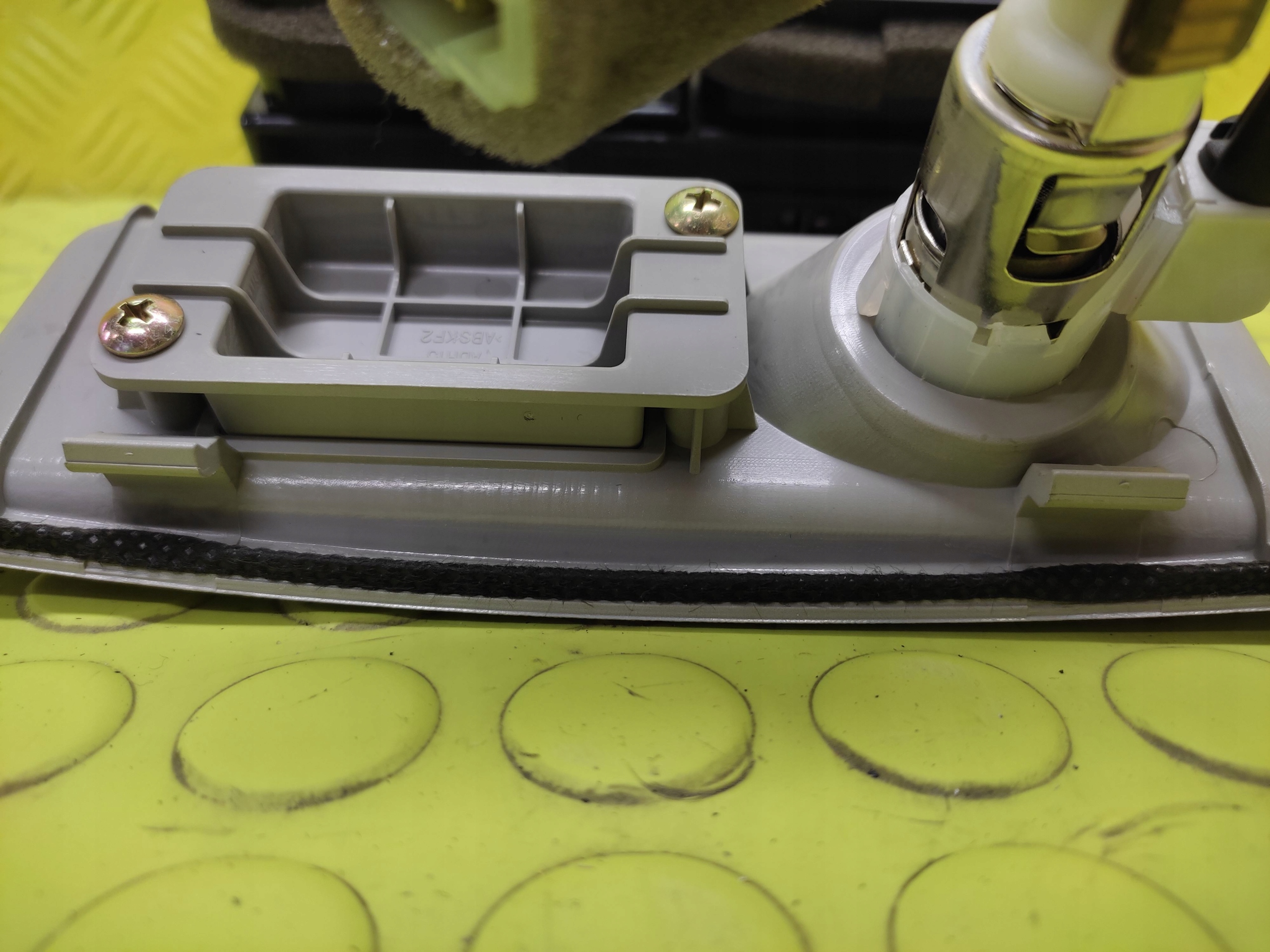 KIA OPIRUS grid air conditioning devices rear part PASAZEROW