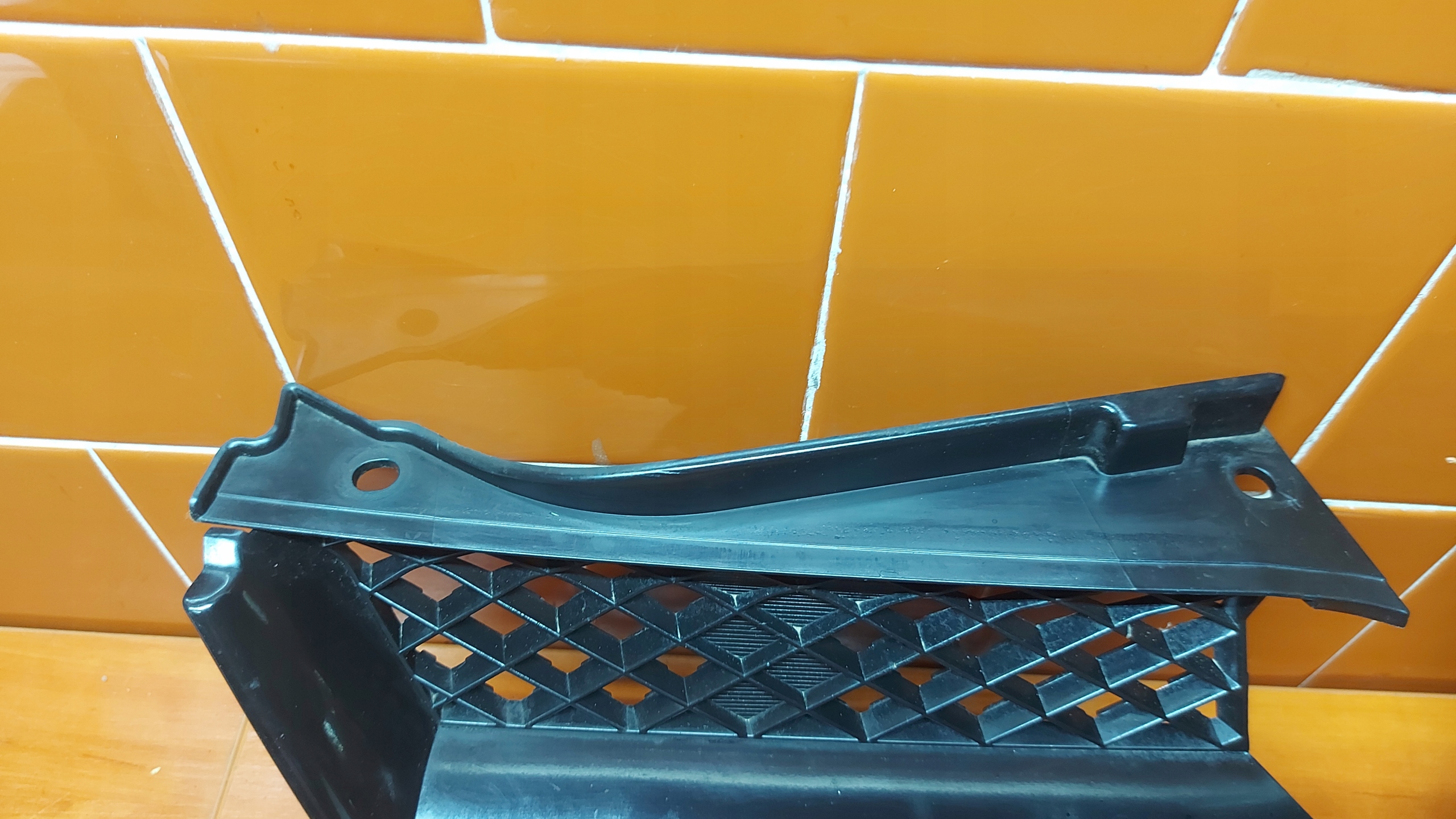 grill grille of a bumper front front left right right MITSUBISHI OUTLANDER and
