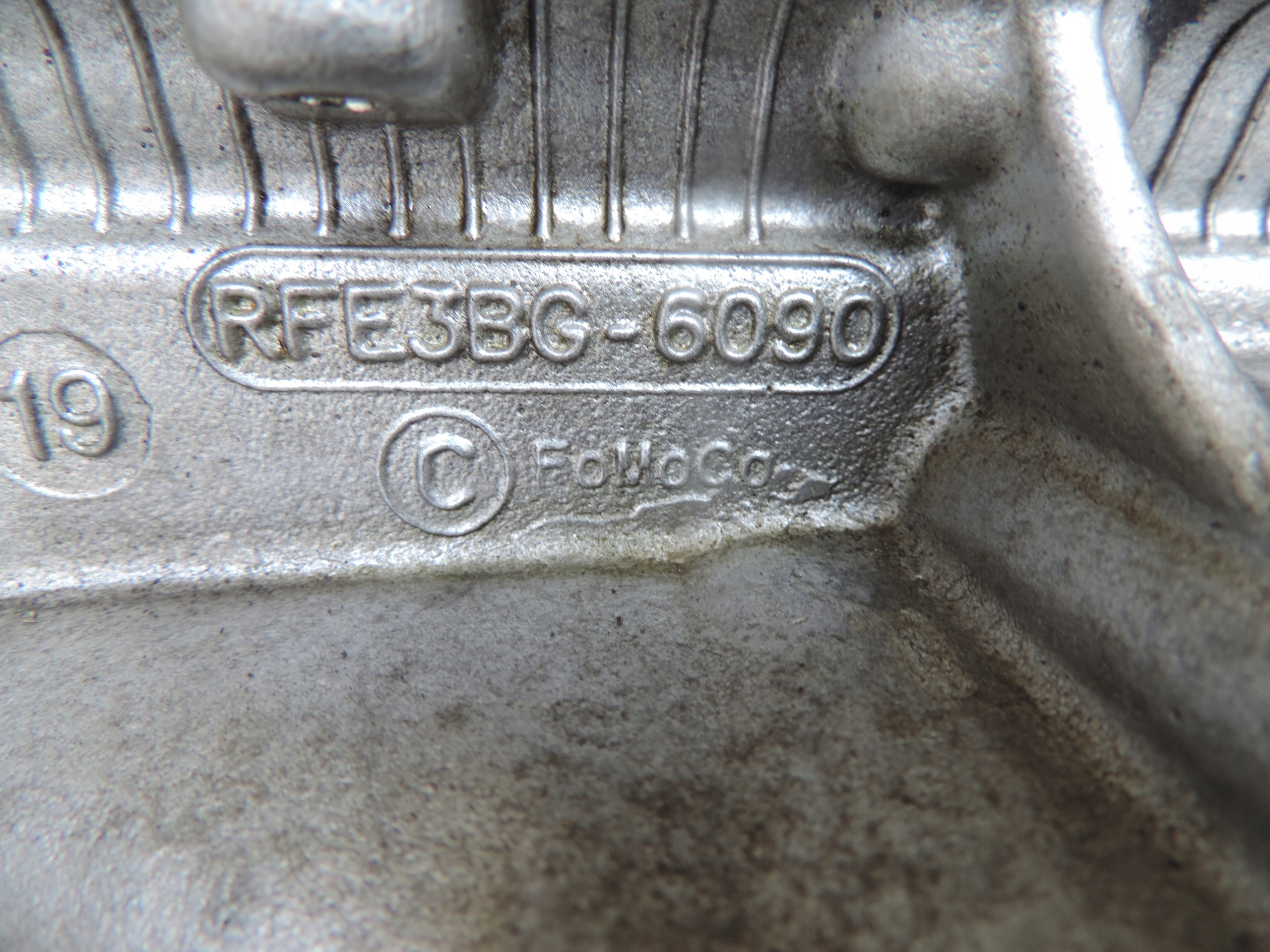 FORD FIESTA MK8 GŁOWICA RFE3BG6090 1,0 ECOBOOST Typ samochodu Samochody osobowe