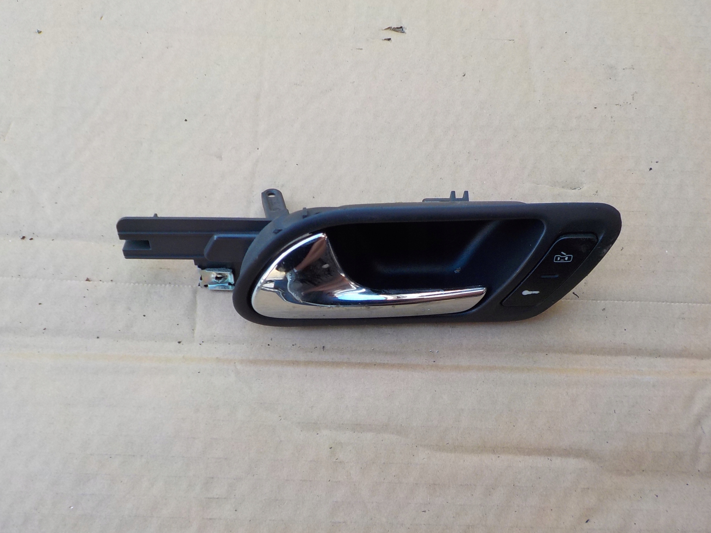 handle left front vw golf V 2005r
