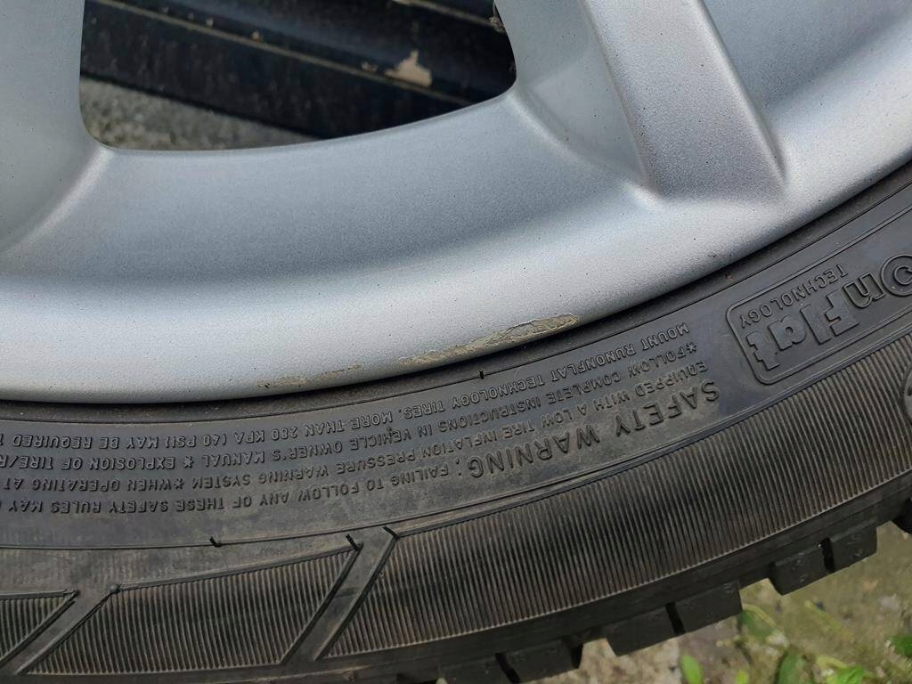 Koła 245/45R18 BMW 5 F10 F11 5x120 Dunlop zima 6,3 Otwór centralny (mm) 72,6