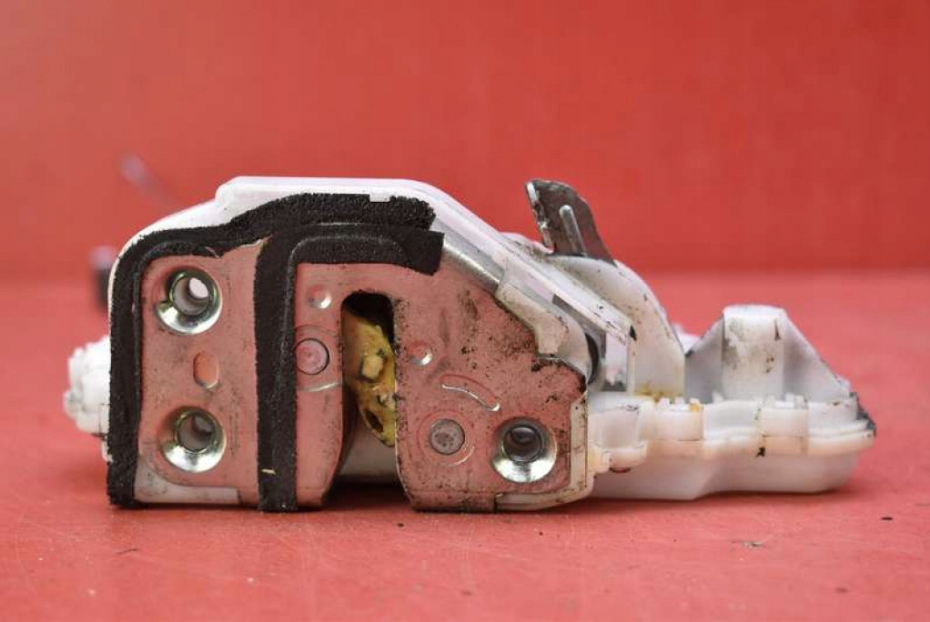 lock door right front front EU HONDA CRV 3 III 06-09