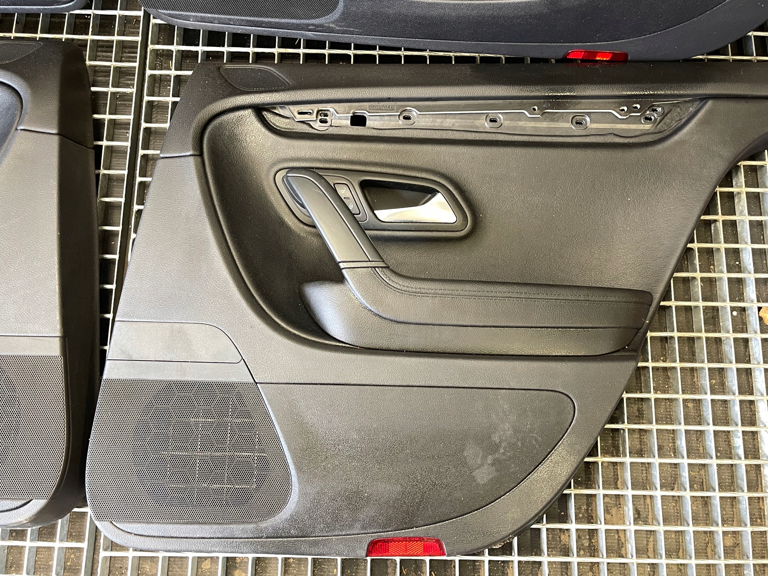 VW PASSAT CC LIFT side door leather side upholstery 3C8 3C8 EUROPA