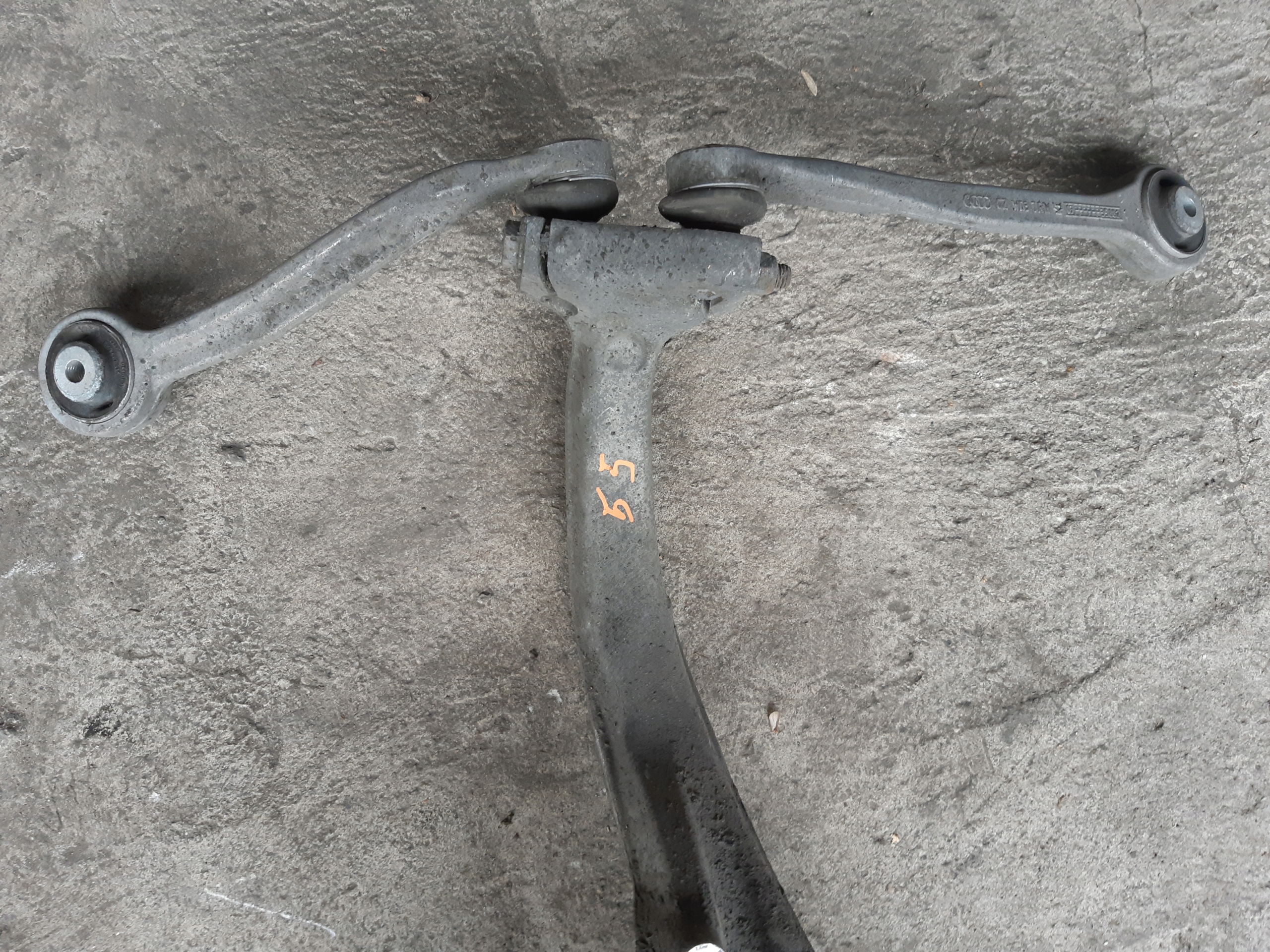 AUDI A4 B8 A5 8T A6 C7 A7 swing right right front 8K0407258E