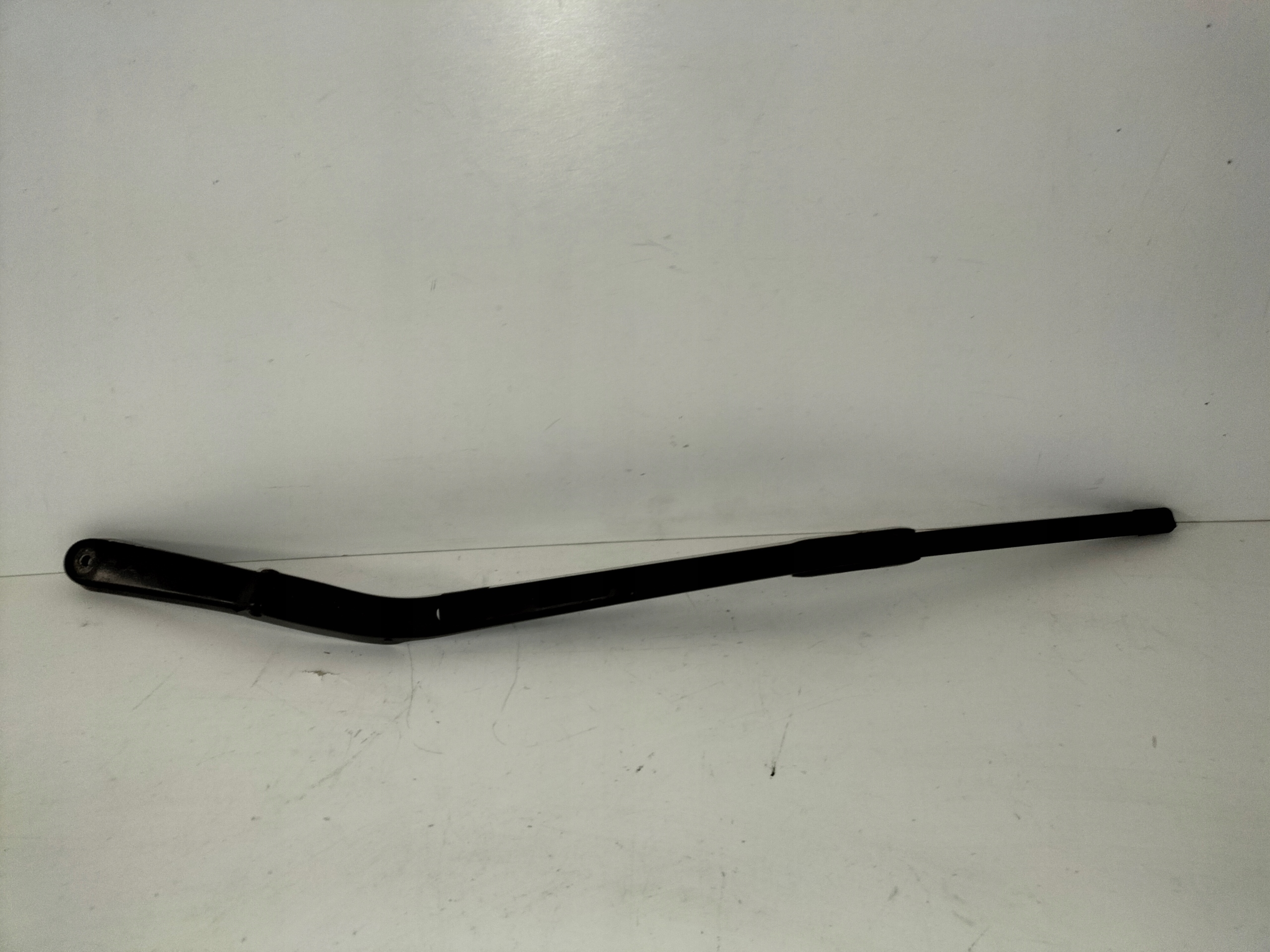 wiper arm front left MERCEDES CLC CL203 08-11