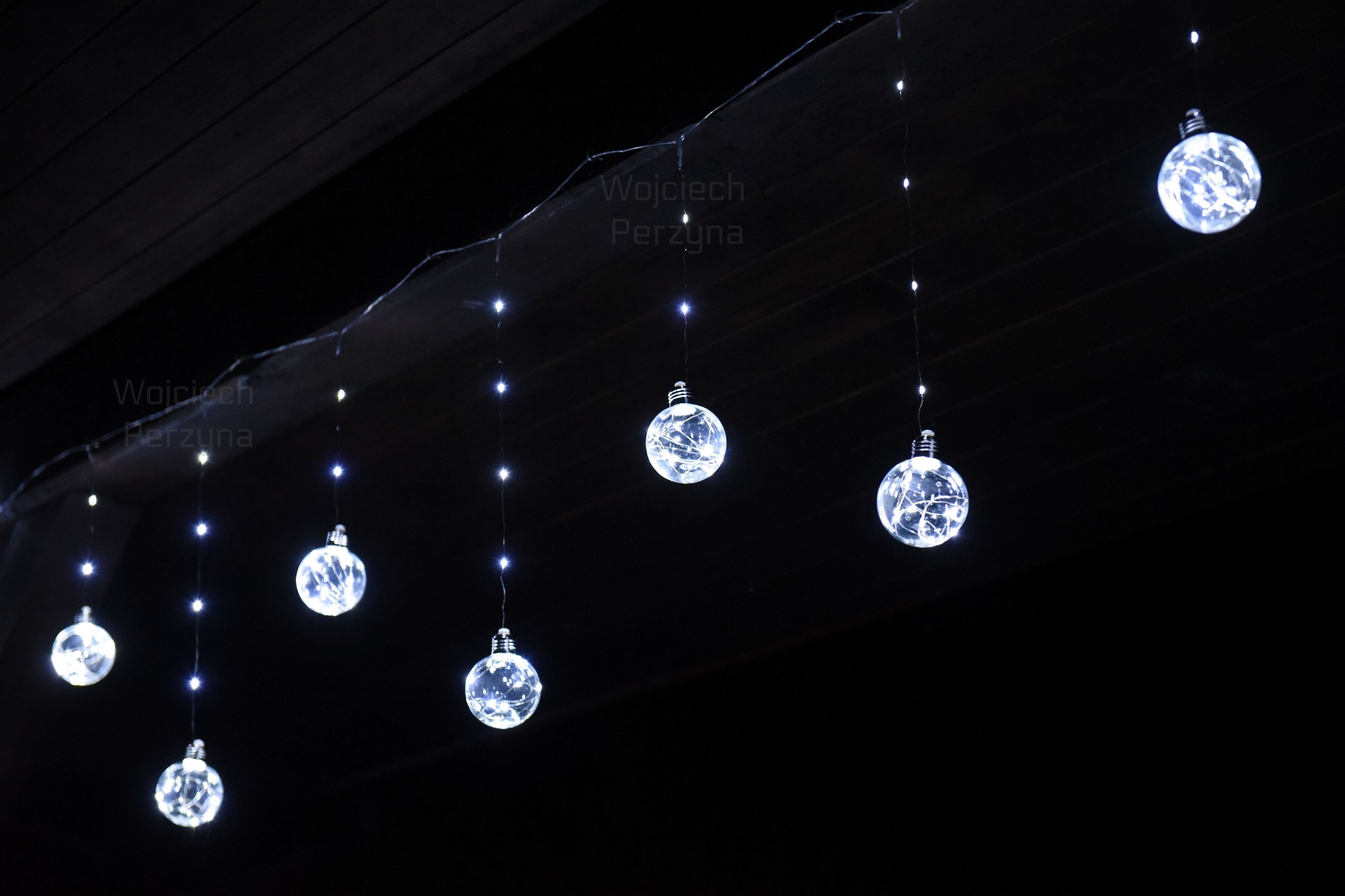 KURTYNA ŚWIETLNA KULKI LED GIRLANDA MIKOŁAJ BAŁWAN Marka inna