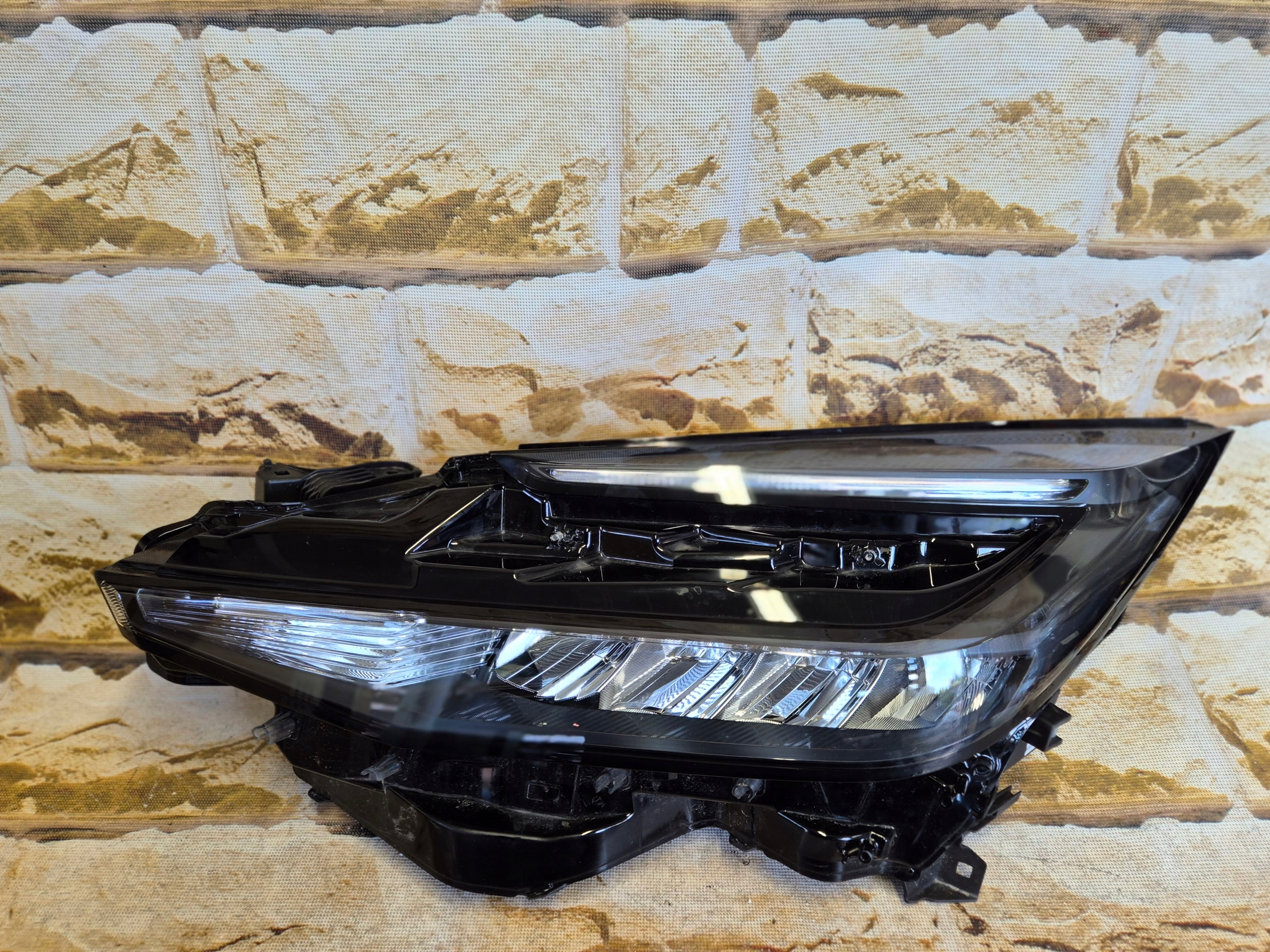 toyota chr 2 ch-r 24 full led lewa lampa igła europa