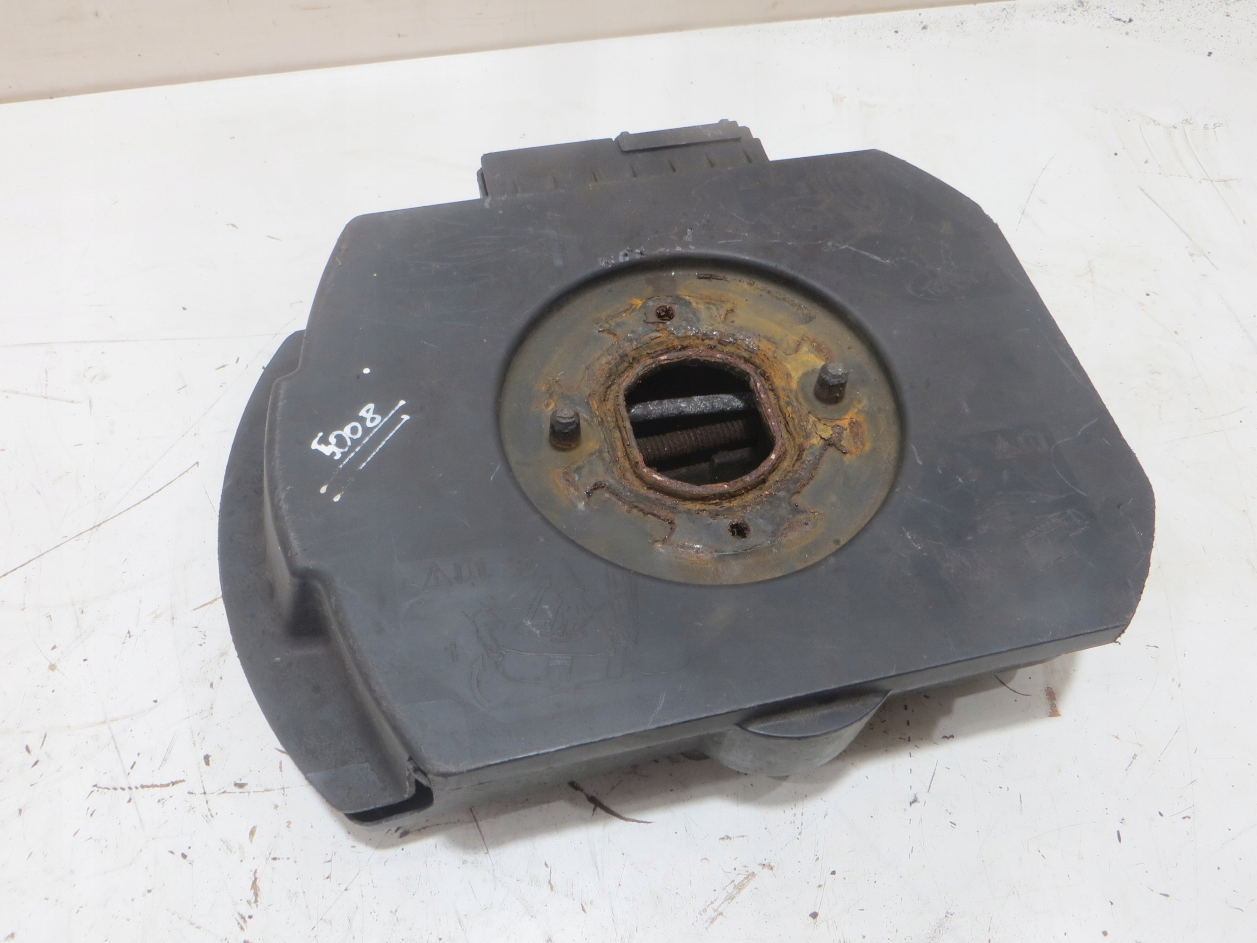 PEUGEOT 5008 I WSPORNIK KOŁA ZAPASOWEGO LEWAREK PODNOŚNIK Typ samochodu Samochody osobowe