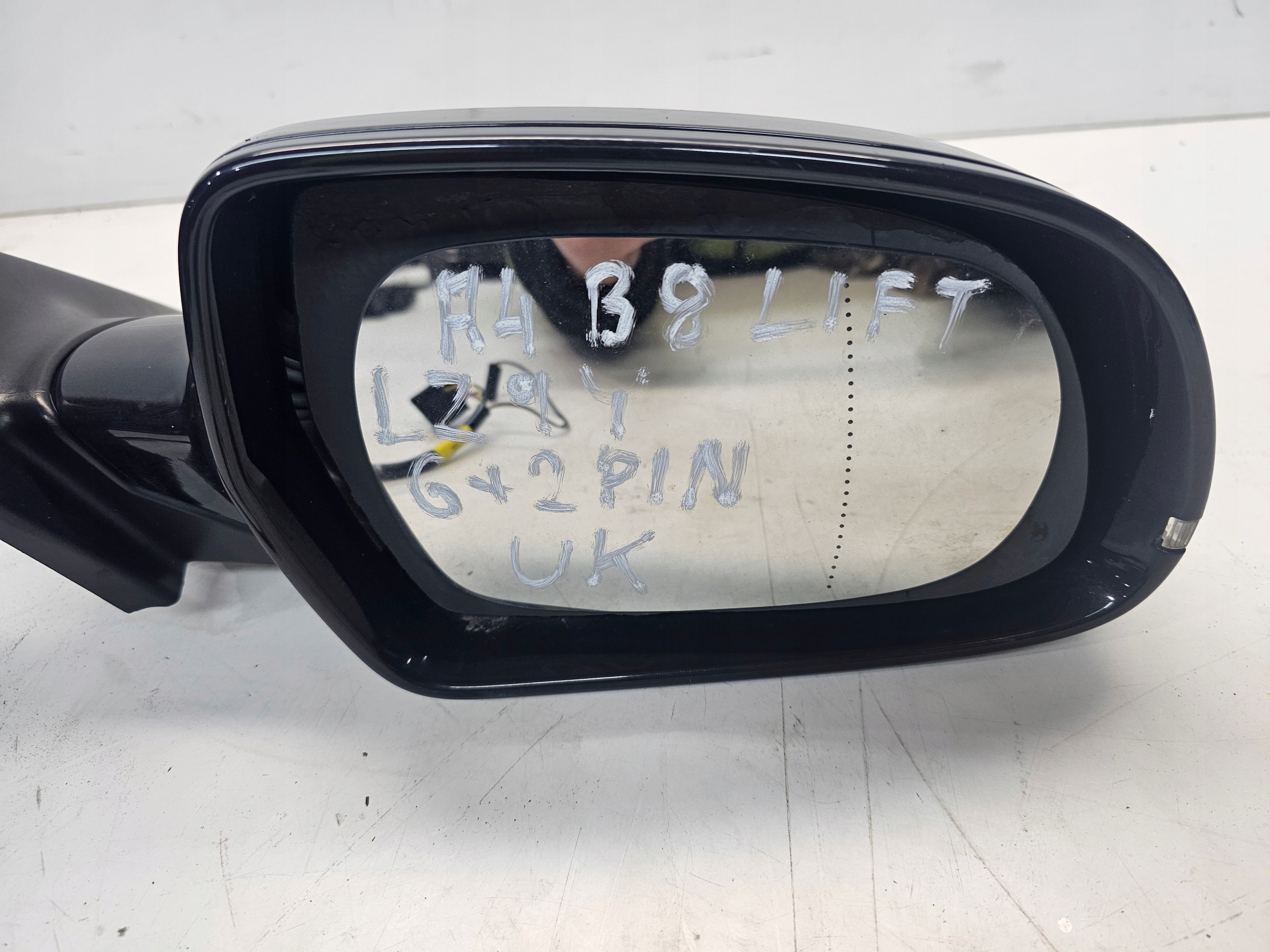 mirror right AUDI A4 B8 LIFT LZ9Y 6+2 PIN UK