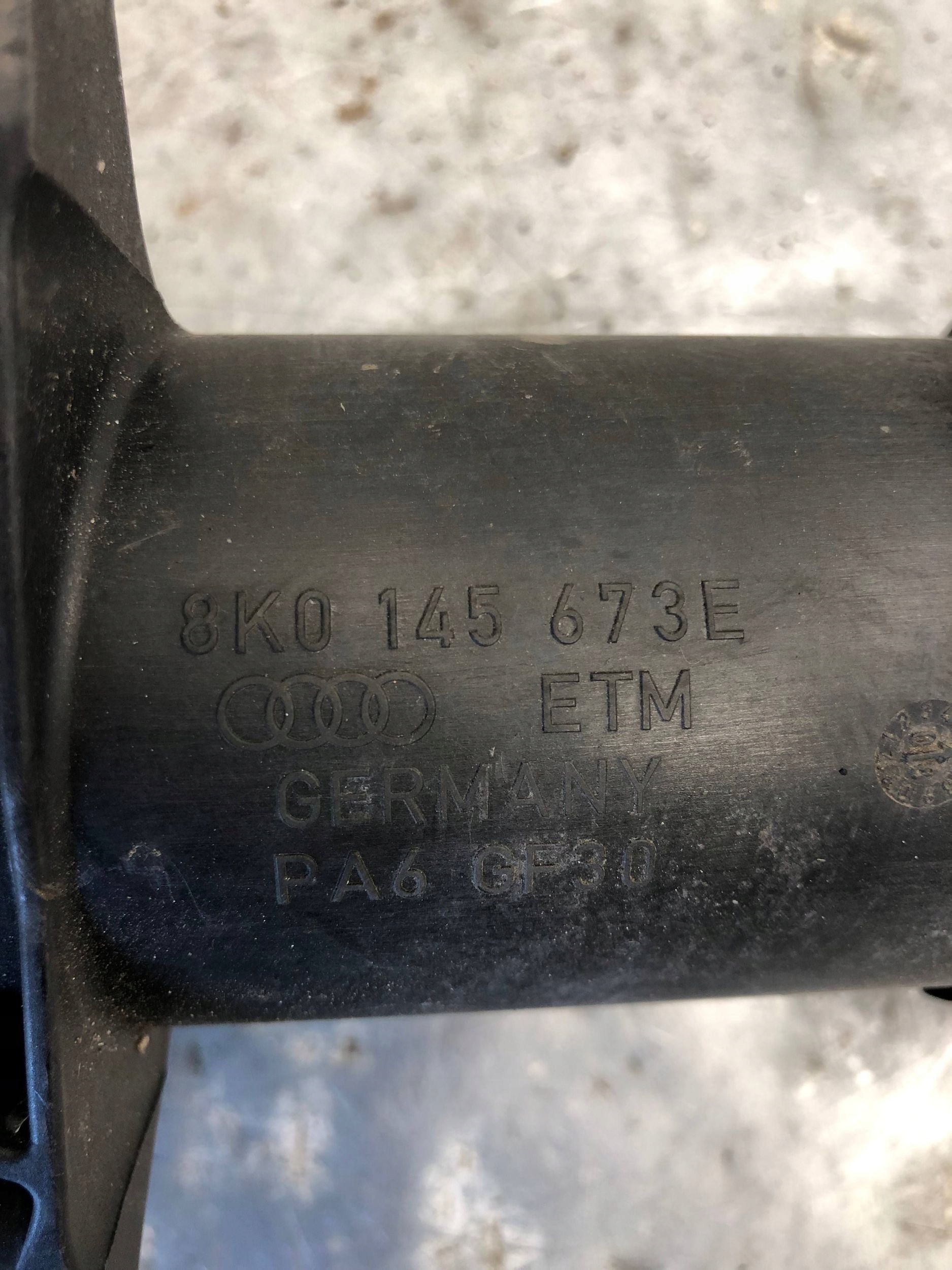 vedení intercoolera AUDI A4 B8 8K0145737H