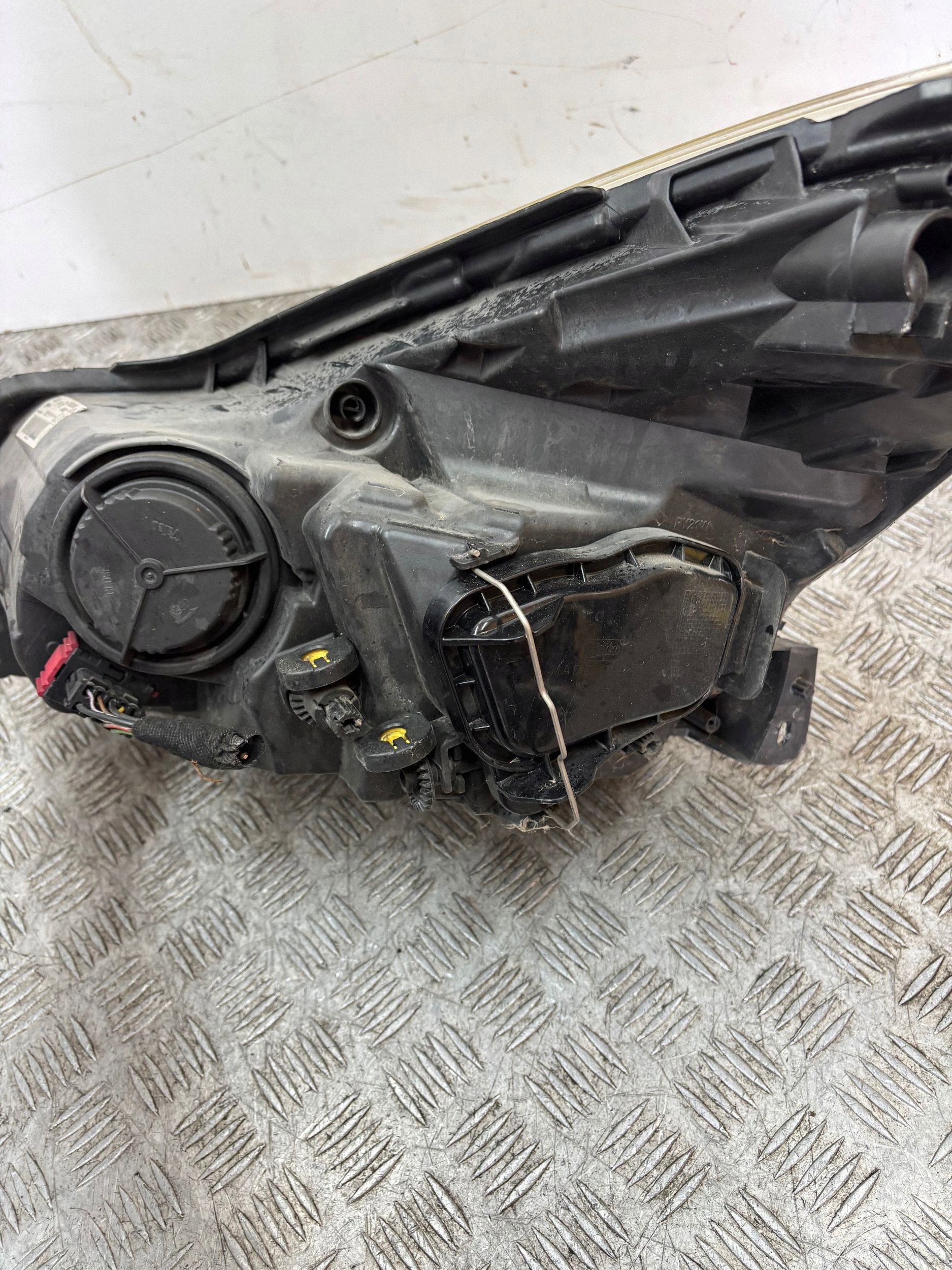 REFLEKTOR light right OPEL CORSA D LIFT 13432890