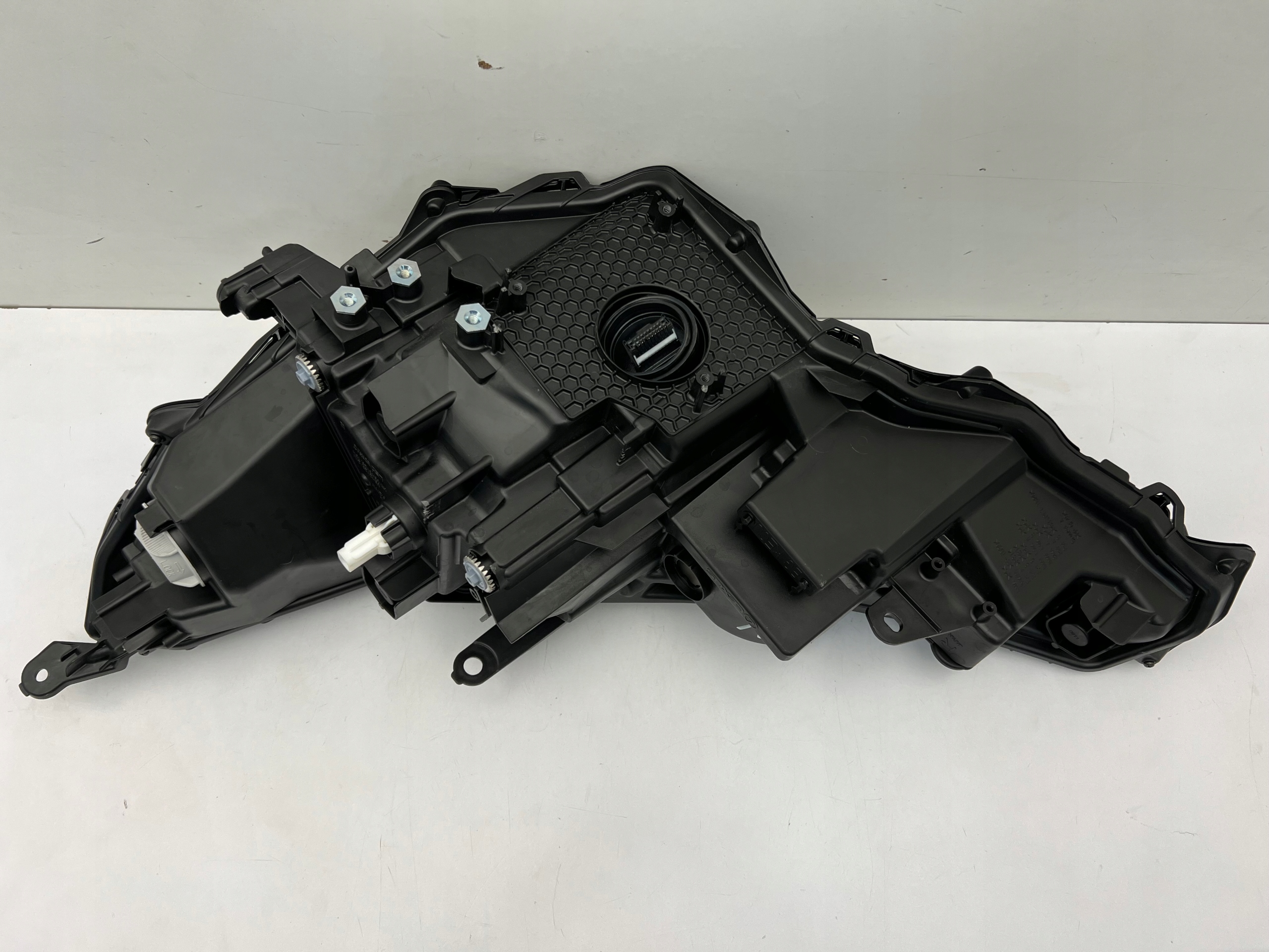 LEXUS NX II LAMPA PRZEDNIA PRAWA FULL LED N 2019- Rodzaj świateł mijania LED