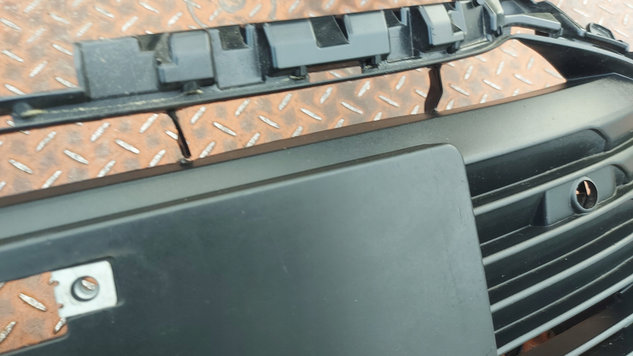 grid grille of a bumper front TOYOTA COROLLA E21 19- sedan PDC