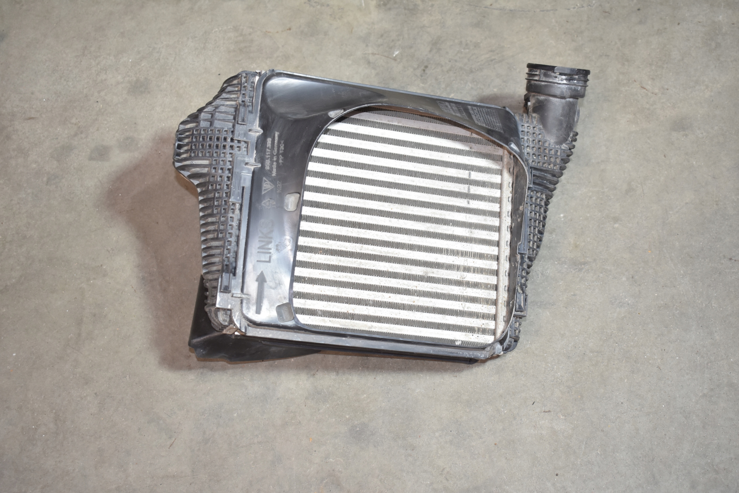 IDEALNA radiator intercooler left 3.0 petrol PORSCHE MACAN 1