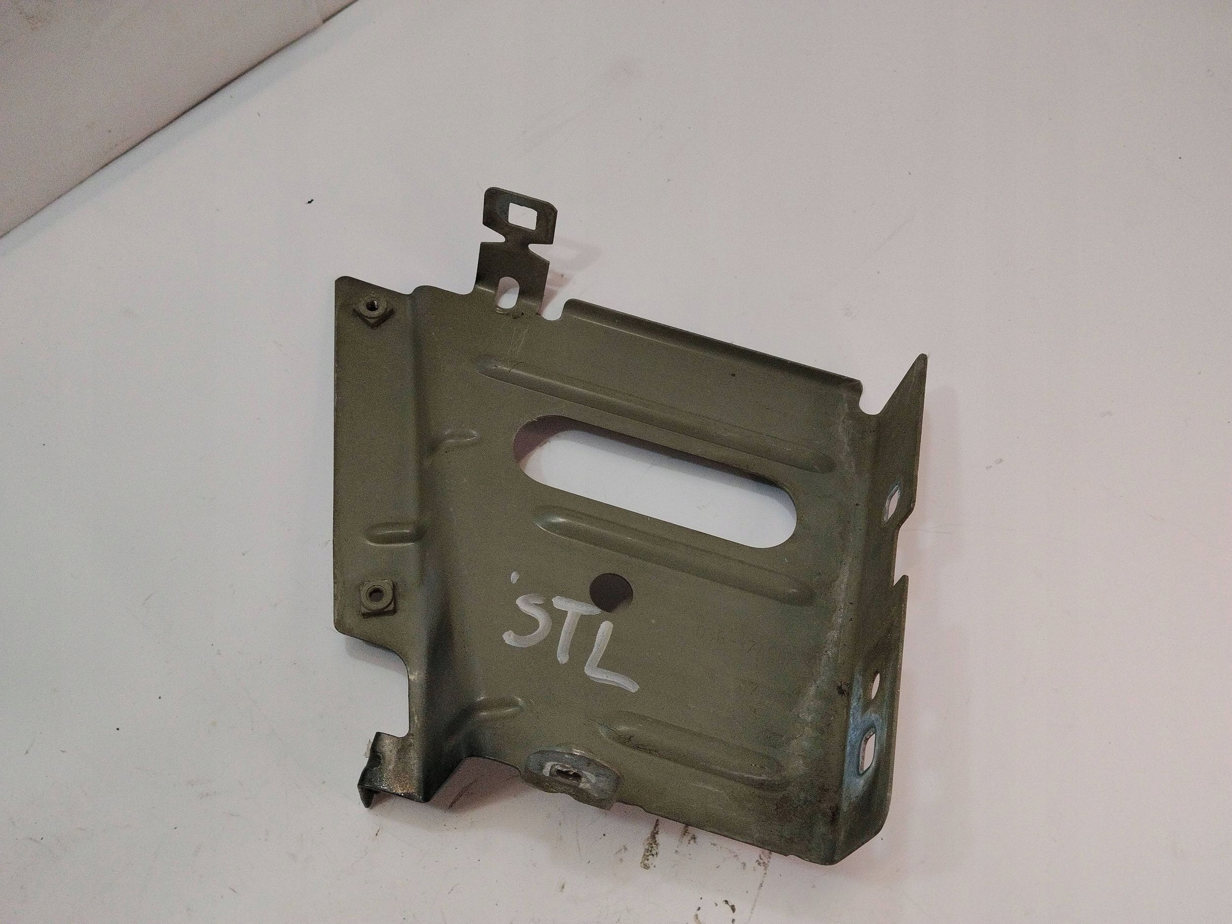 Support plaque Aile Renault Master III 03G37490R