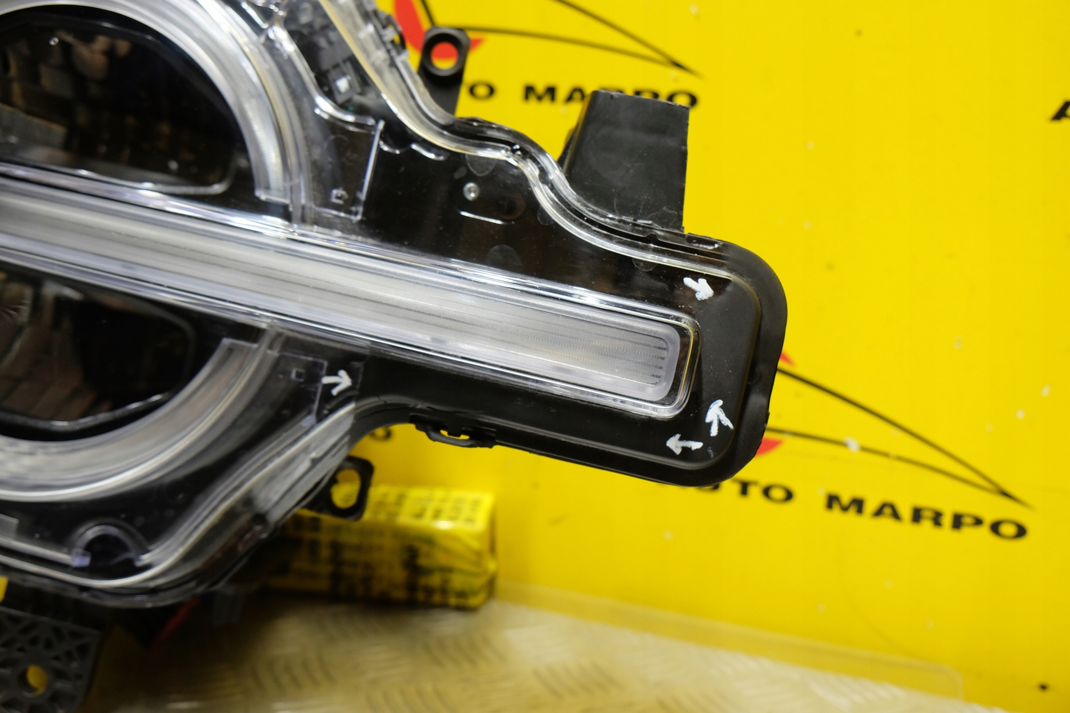 FORD BRONCO 2020 2021- REFLEKTOR LAMPA LED R USA Rodzaj świateł mijania LED