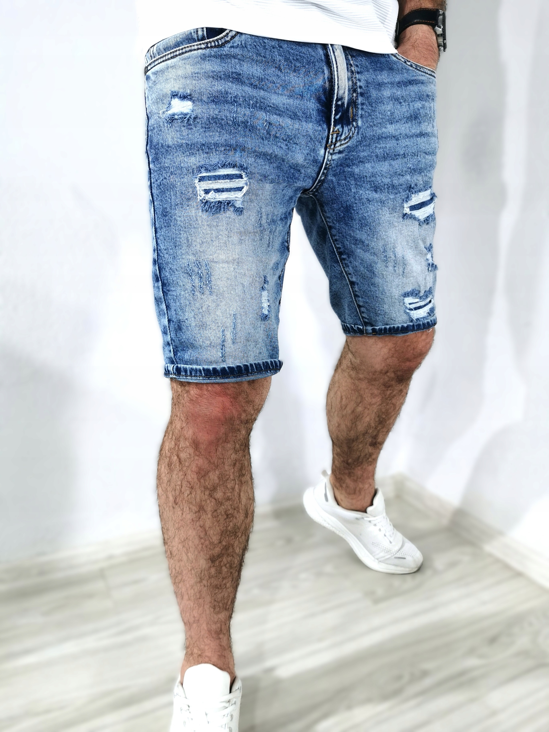Krátké kraťasy pánské džíny s dírami podšité modrou barvou V 30
