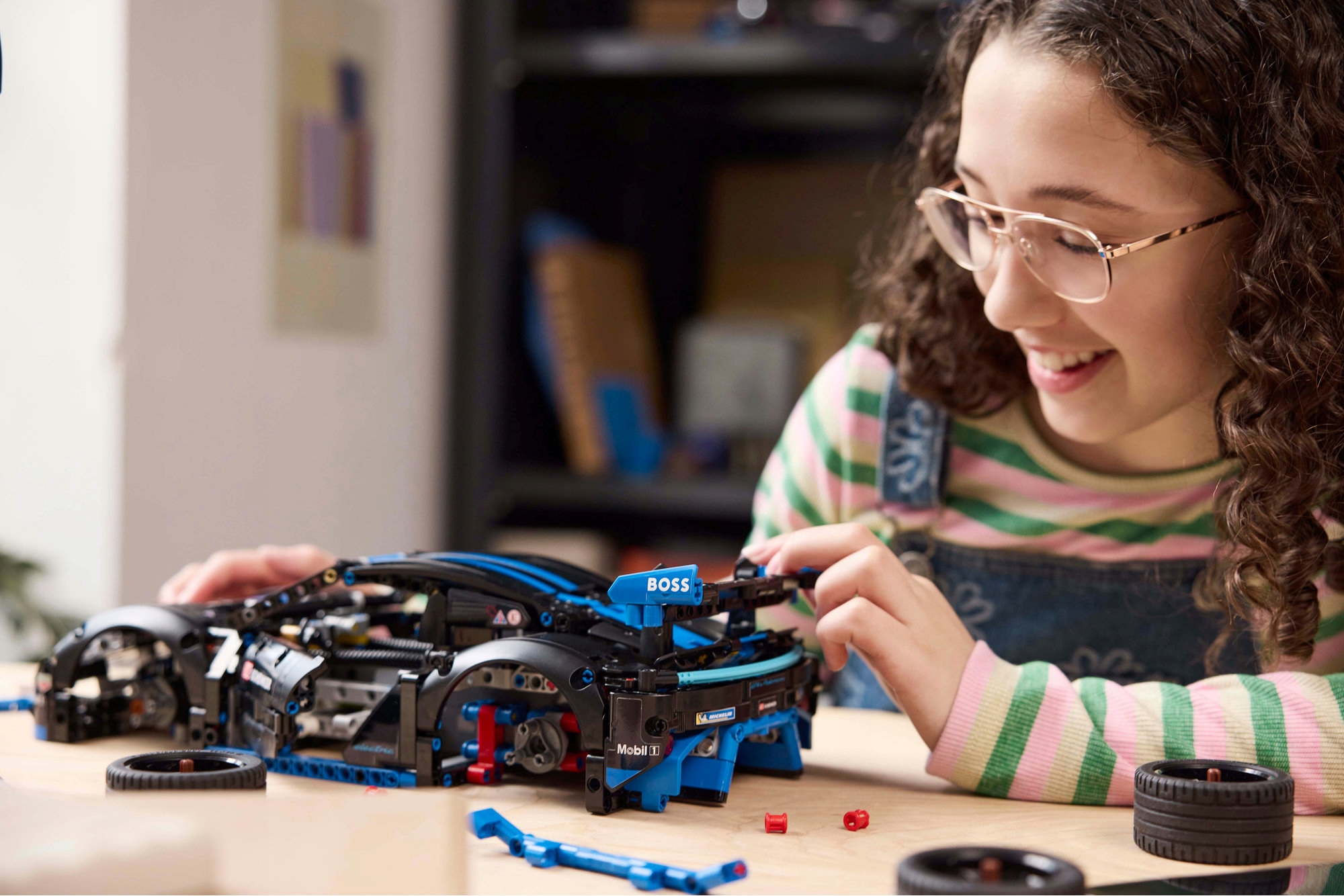 LEGO Technic 42176 Samochód wyścigowy Porsche GT4 e-Performance Liczba elementów 834