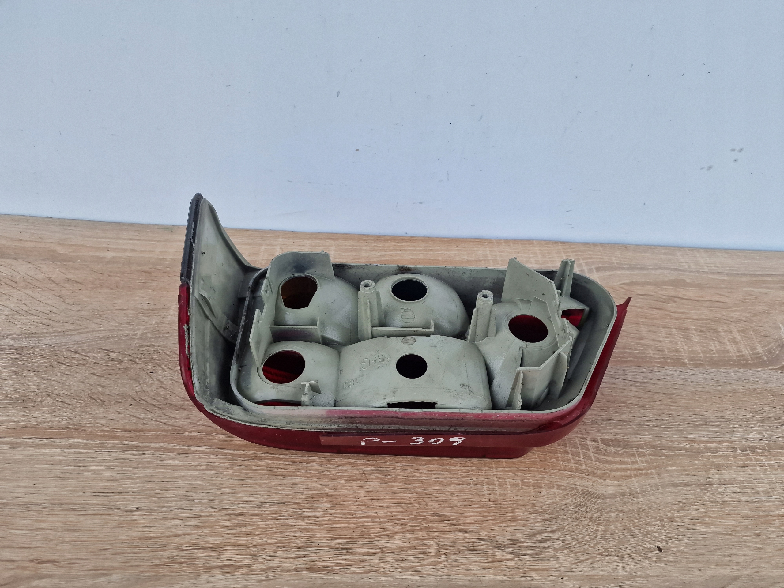 PEUGEOT 309 left light rear part rear 2180G K75/JR566