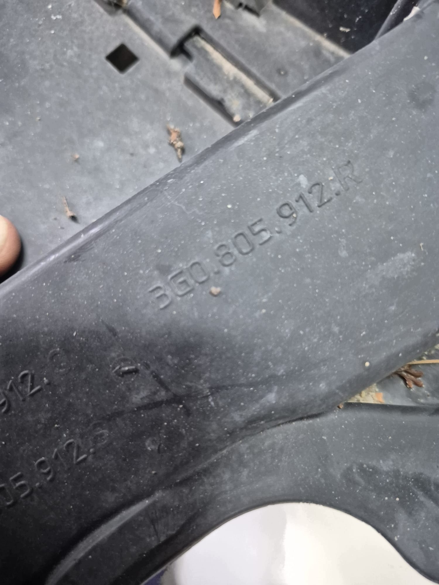 VW PASSAT B8 14- mudguard right front front 3G0805912