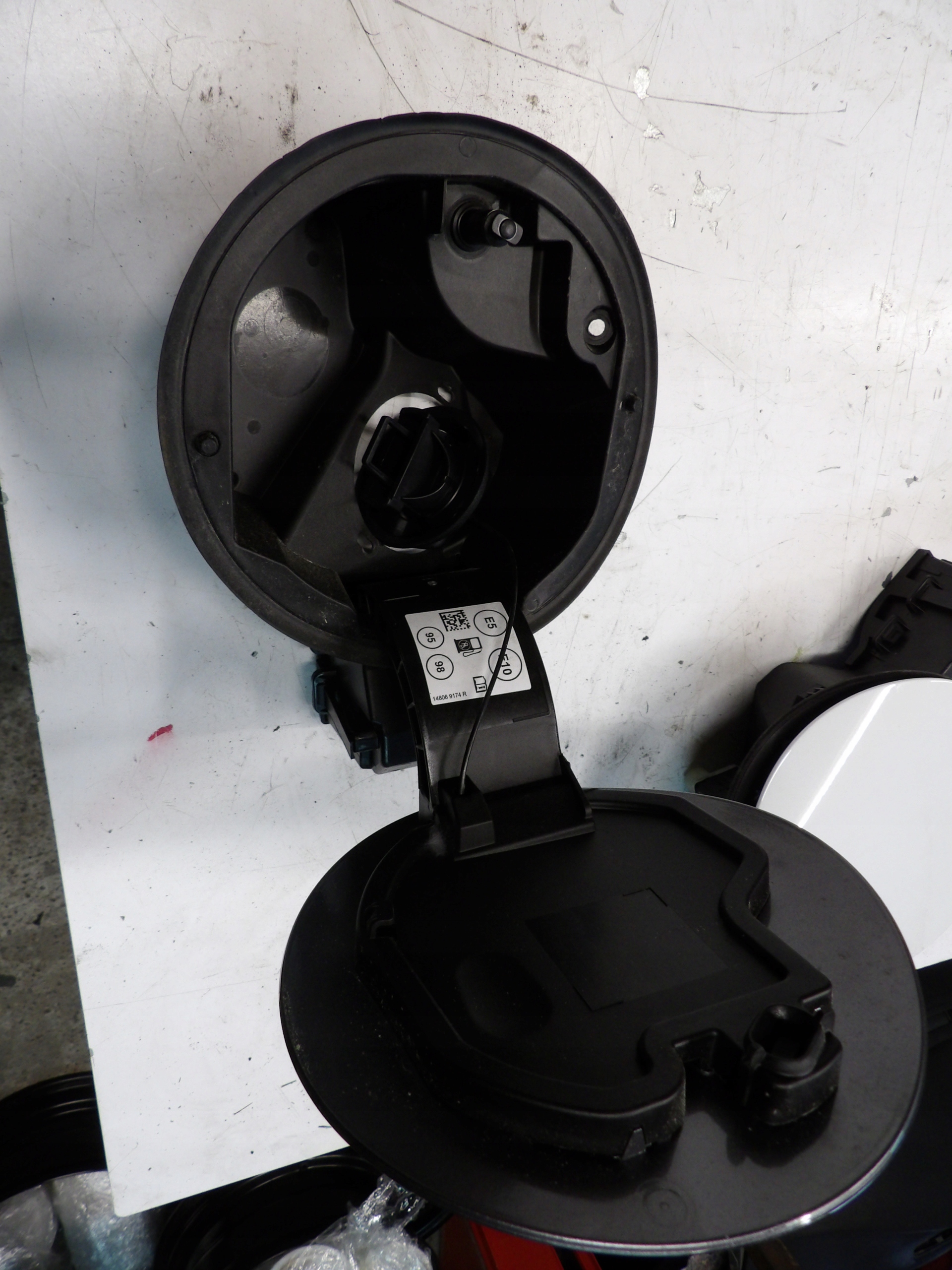 KLAPKA WLEWU PALIWA TEKQG CLIO 5 V LIFT Producent części Renault OE