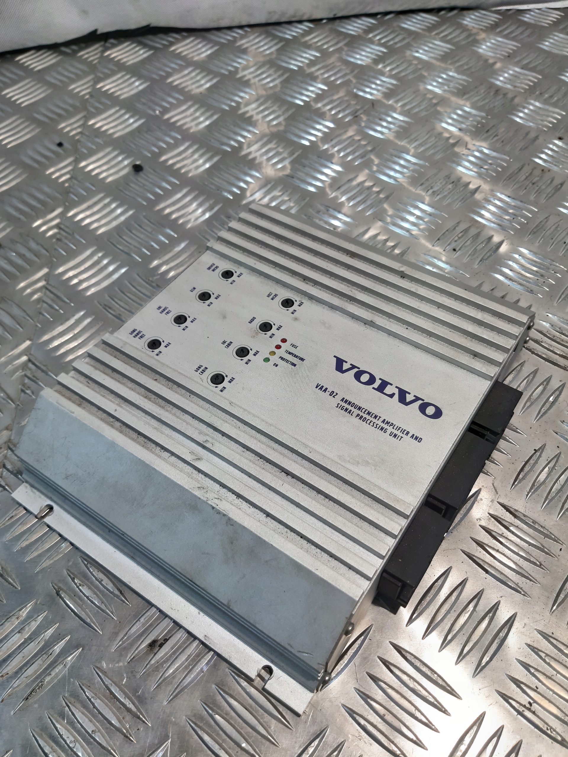 AMPLIFIER SIGNAL PROCESSING UNIT VAA-02 20557614 VOLVO