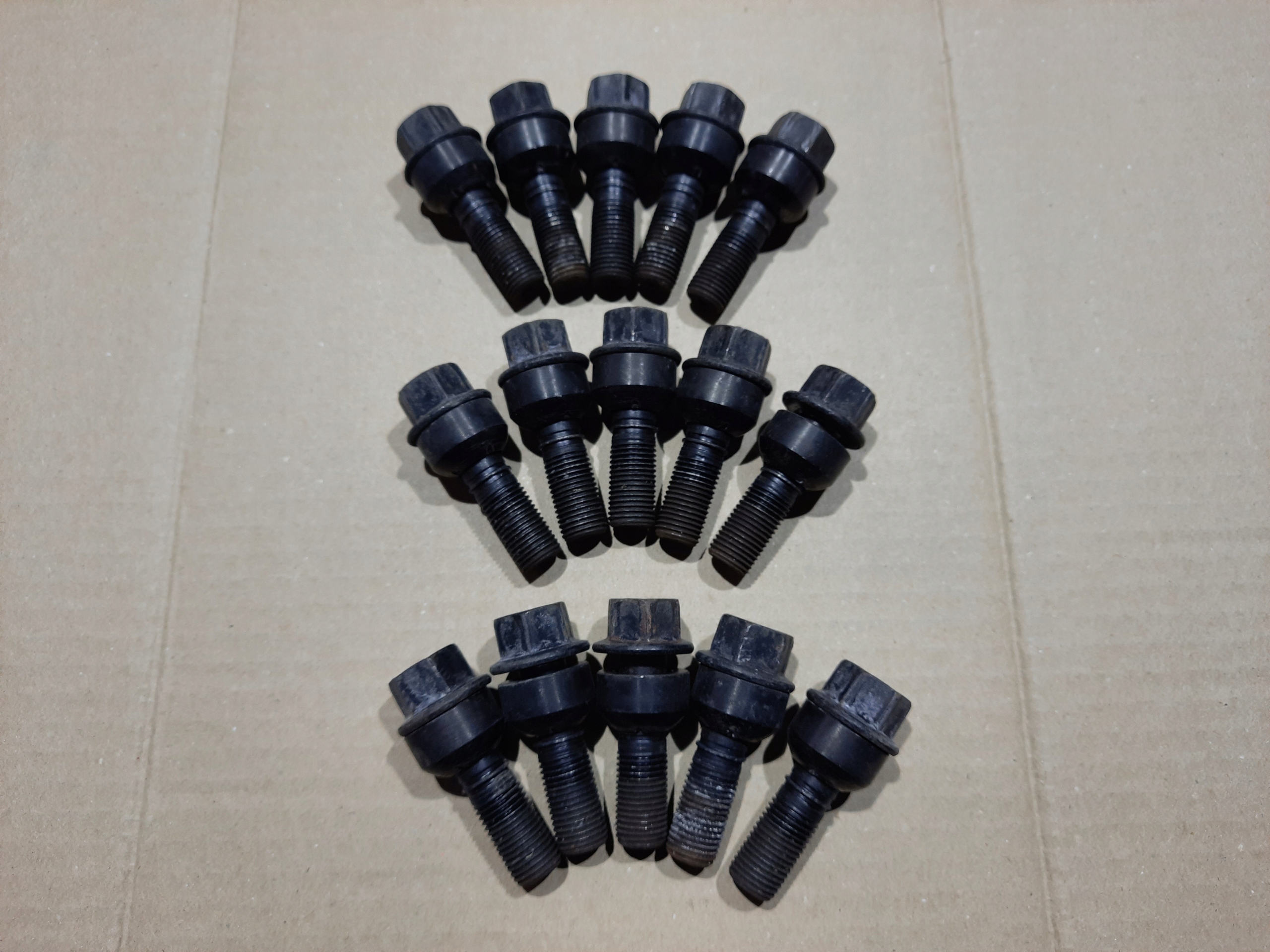 Колесные болты для Porsche Cayenne 7p Lift