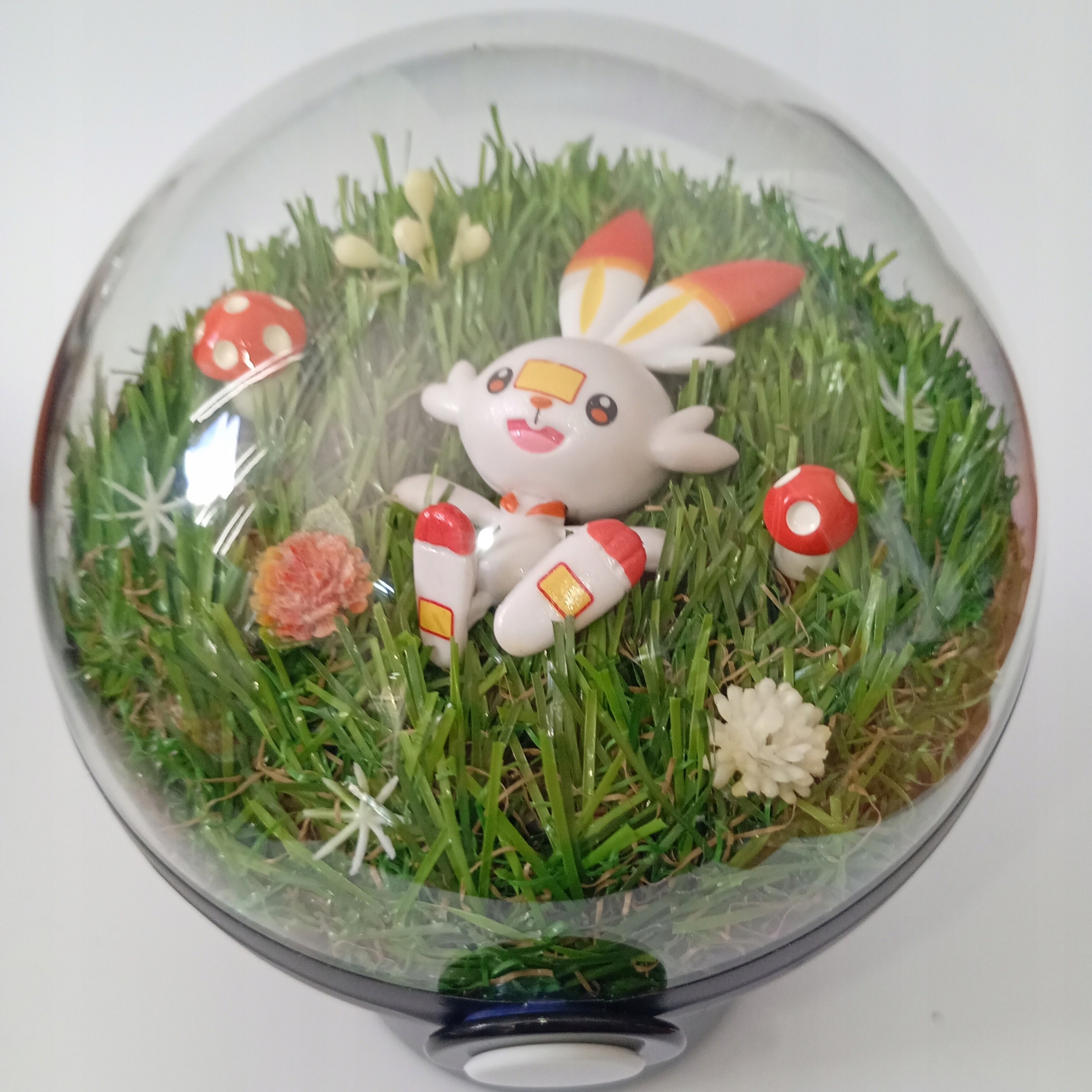 Scorbunny Pokeballové Terárium Unikátní Diorama Pokémon Ručně Vyrobené 10 CM