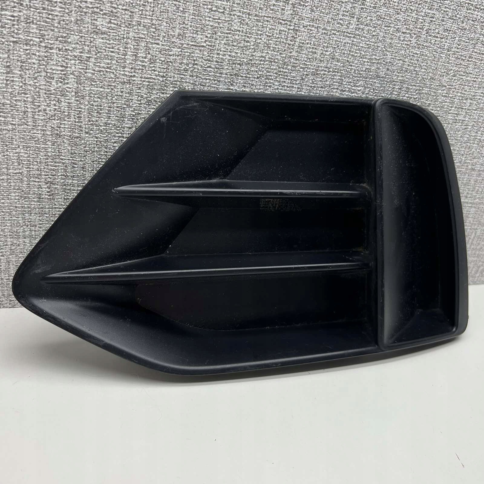 AUDI Q3 83A 2020R grid of a bumper left front 83A807681