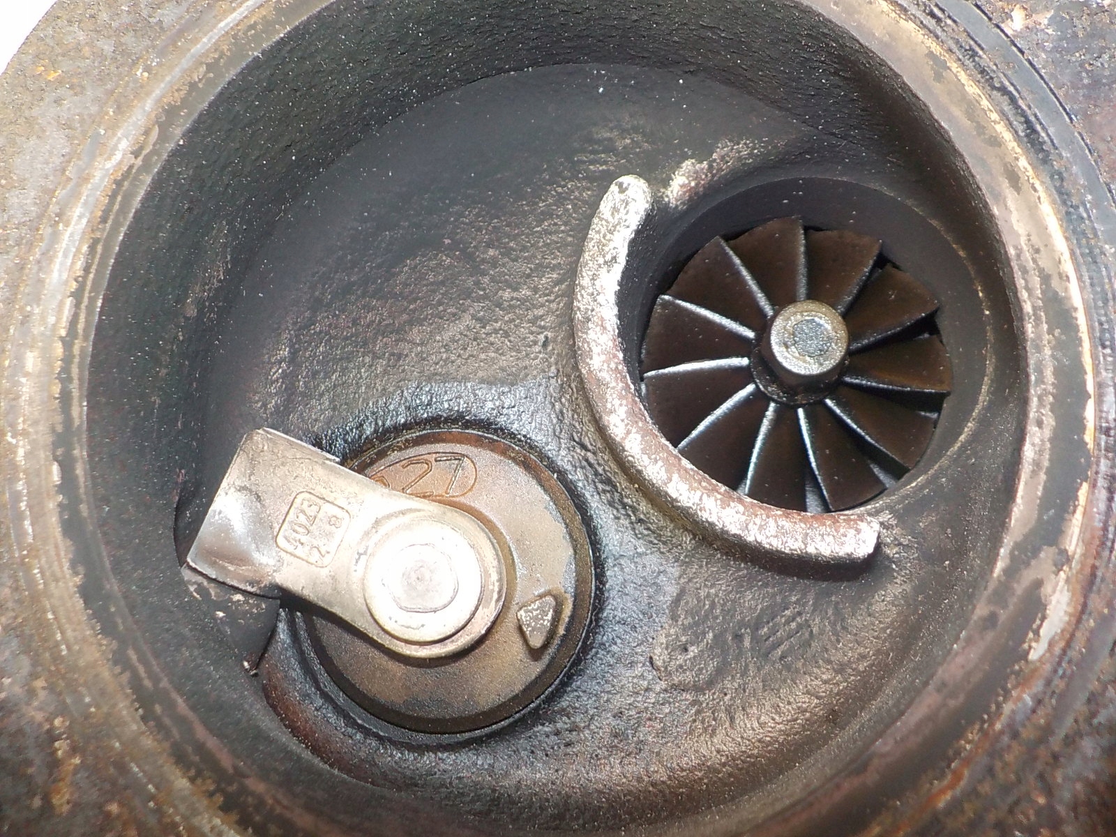 AUDI A4 B7 2.0 TFSI turbo TURBINA 06D145701G