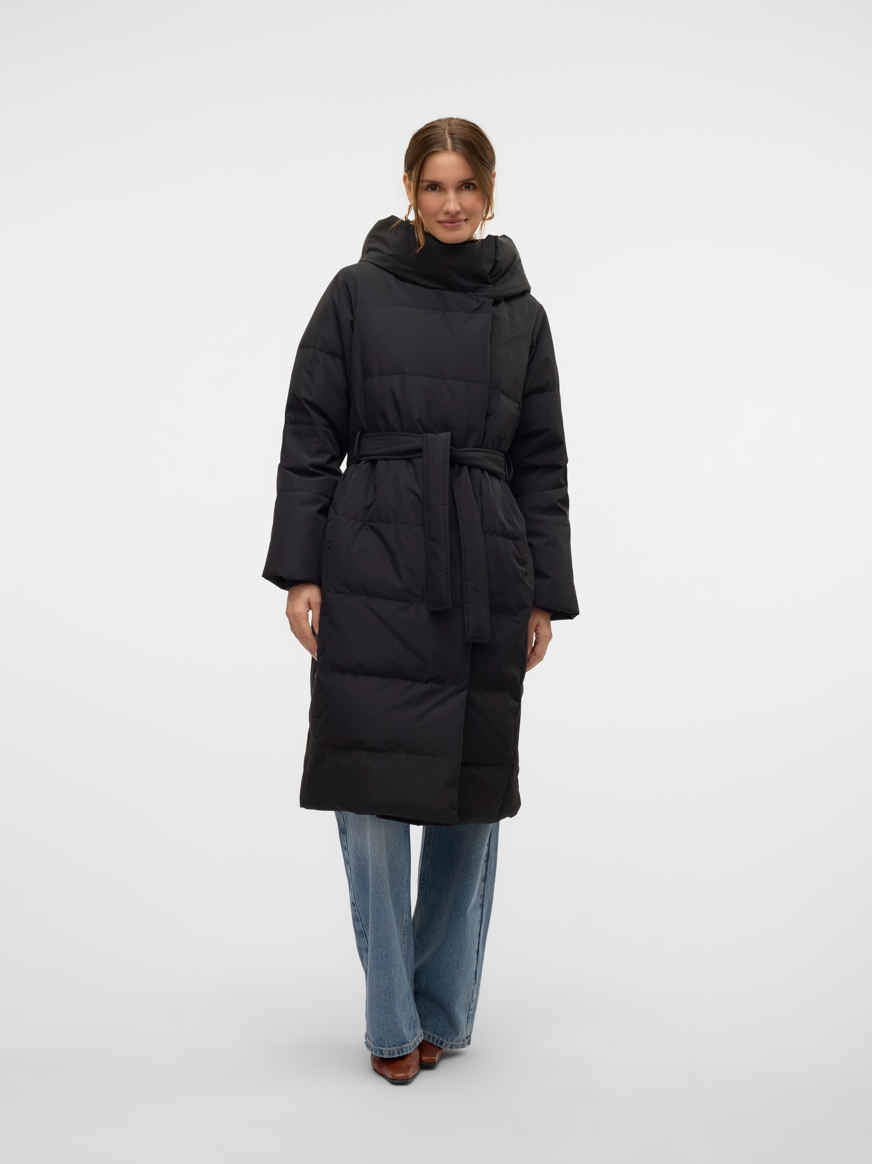 Vero Moda Černá Prošívaná Bunda S Odstřihnutou Kapucí Ke Kotníkům, Velikost 7CA