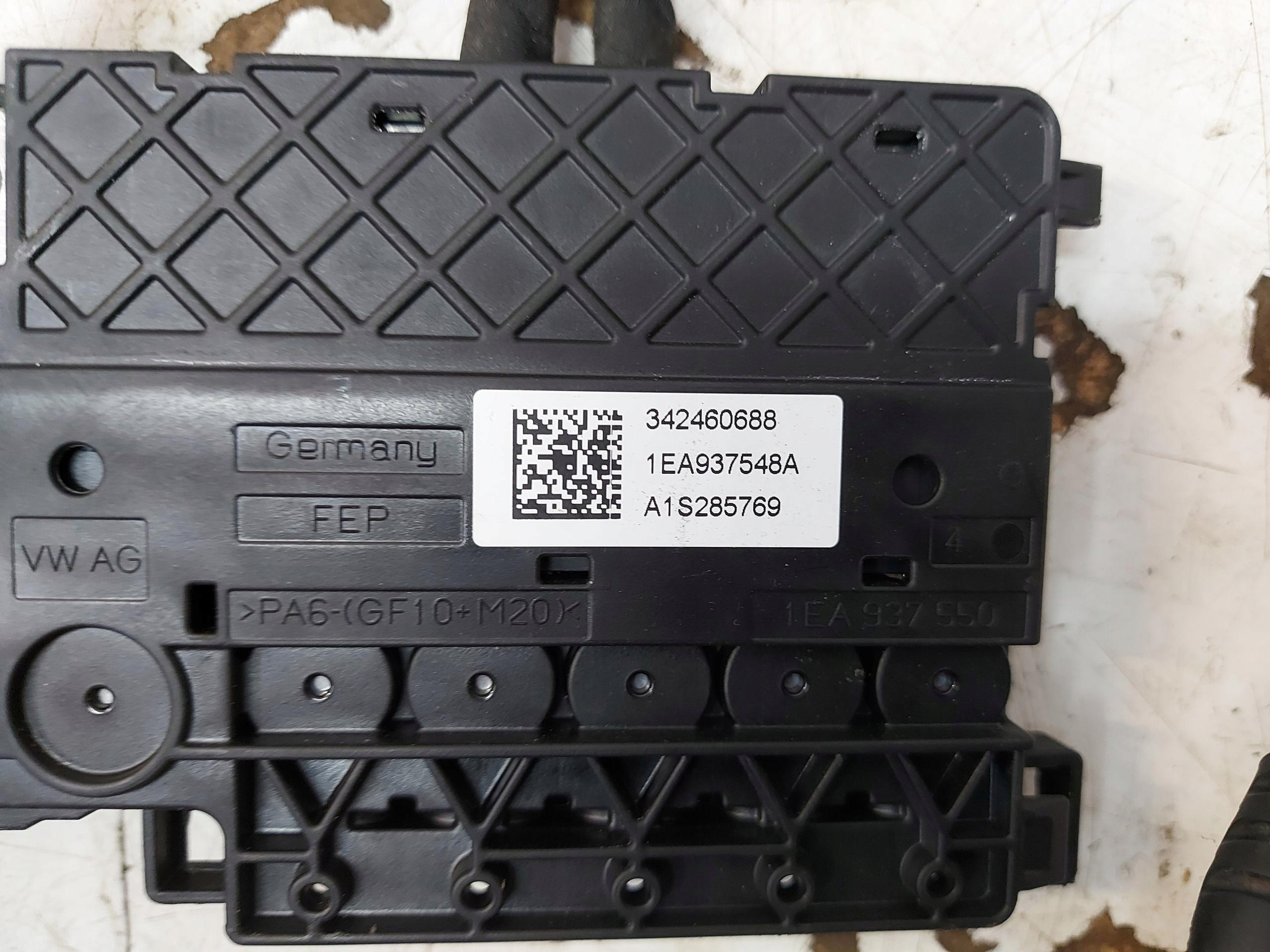 VW ID4 11A , 2024r SUV 5D bundle komory of the engine 1EA937548A
