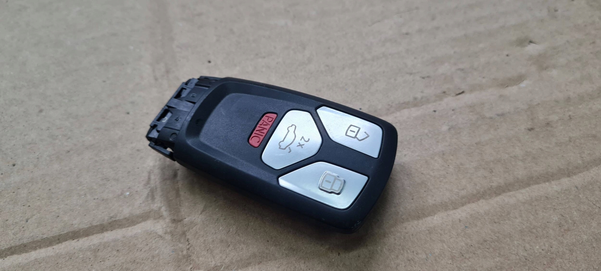 Q5 80A key PILOT PANIC USA 4M0959754CG